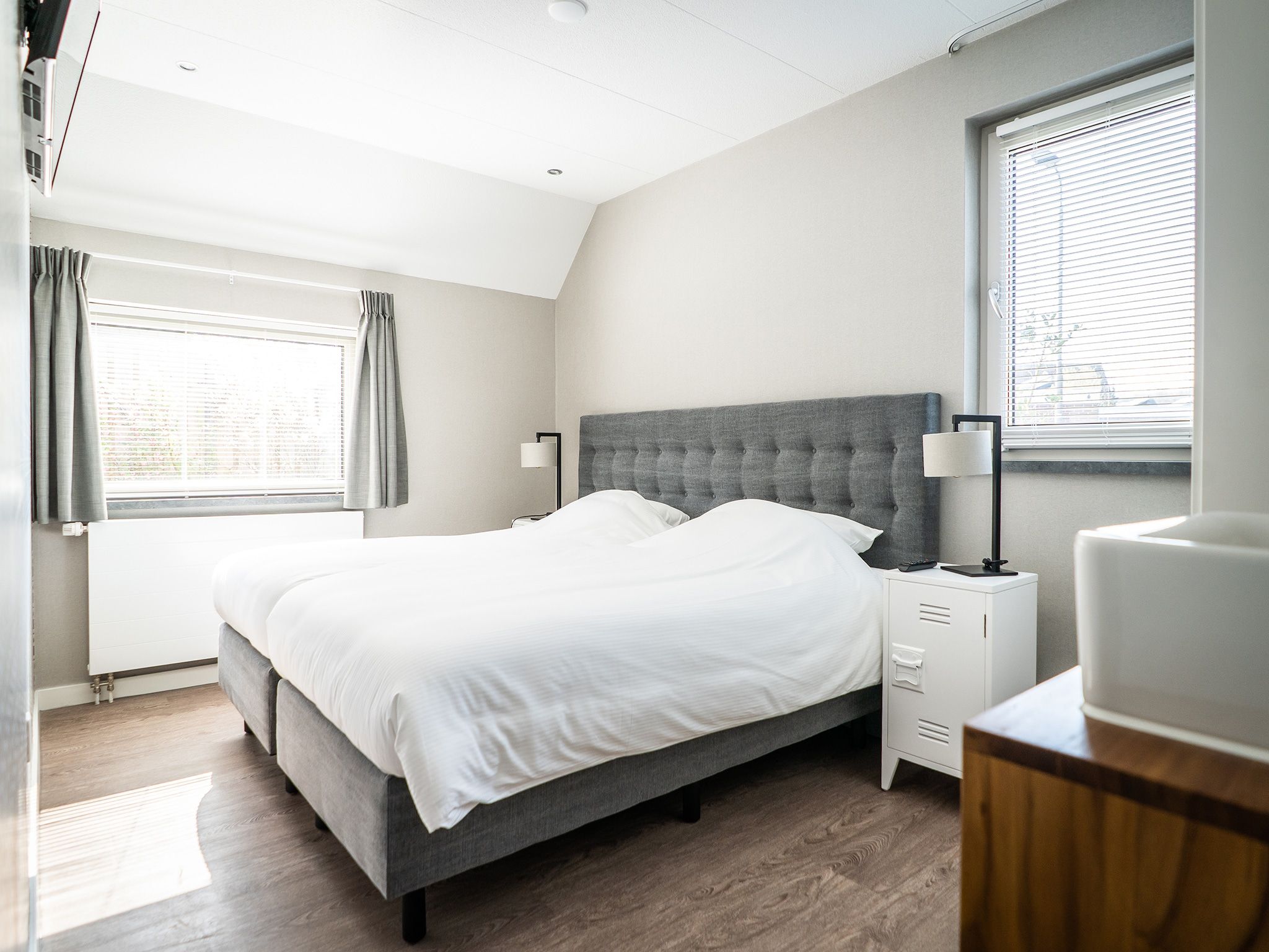 Een slaapkamer van Hodshonstraat B-12 in De Cocksdorp