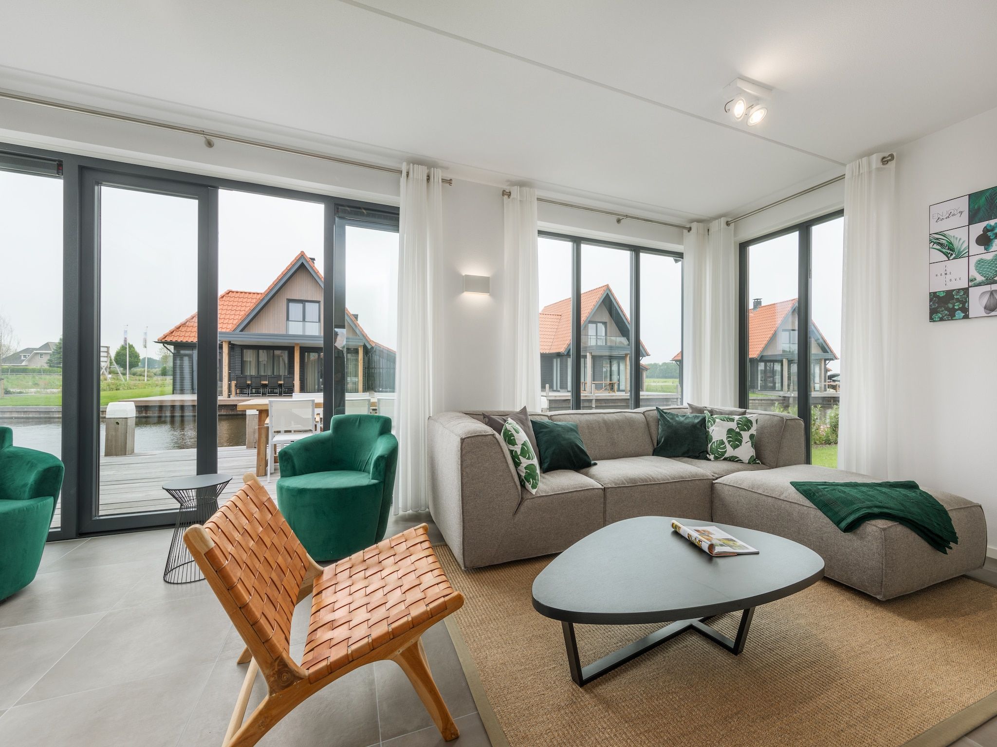 De woonkamer van Waterstaete Ossenzijl 2 in Ossenzijl