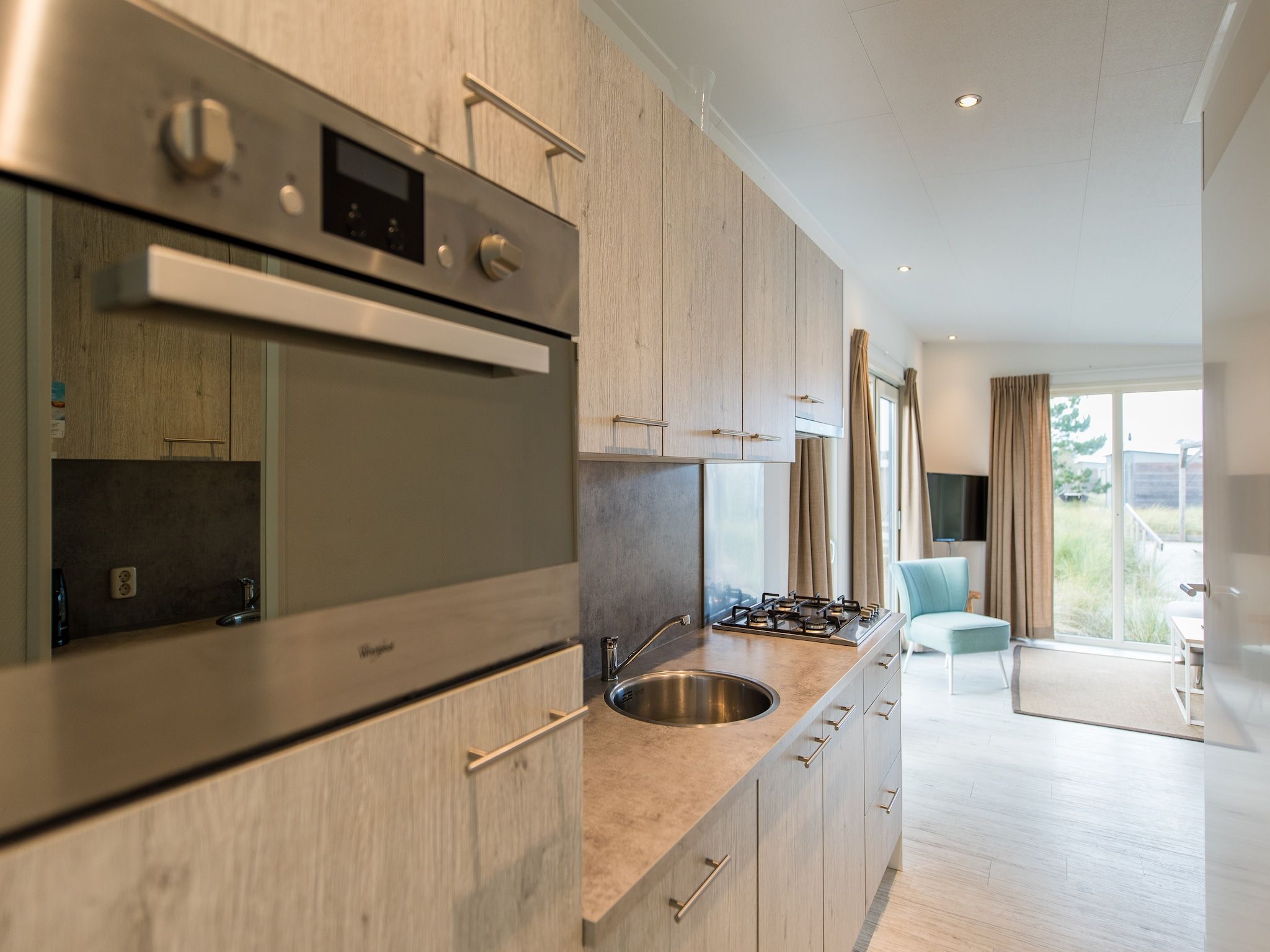 De keuken van Vakantiepark Boomhiemke 14 in Hollum