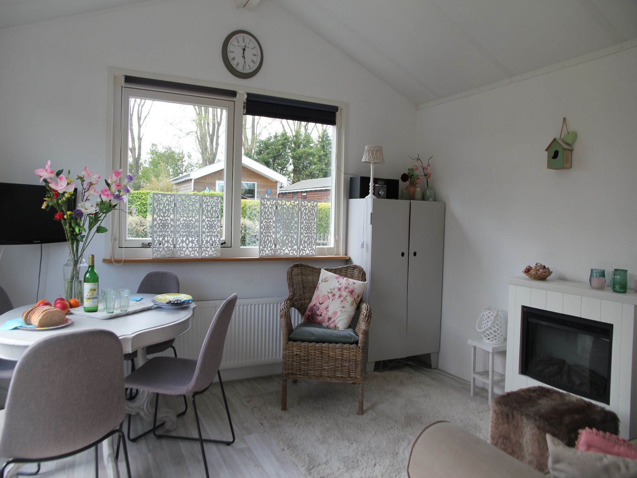 De woonkamer van Landelijk bij Zee in Warmenhuizen