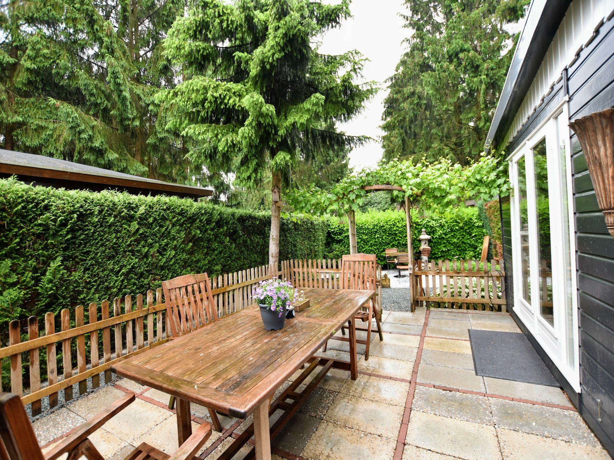 Het terras van Reewold in Putten