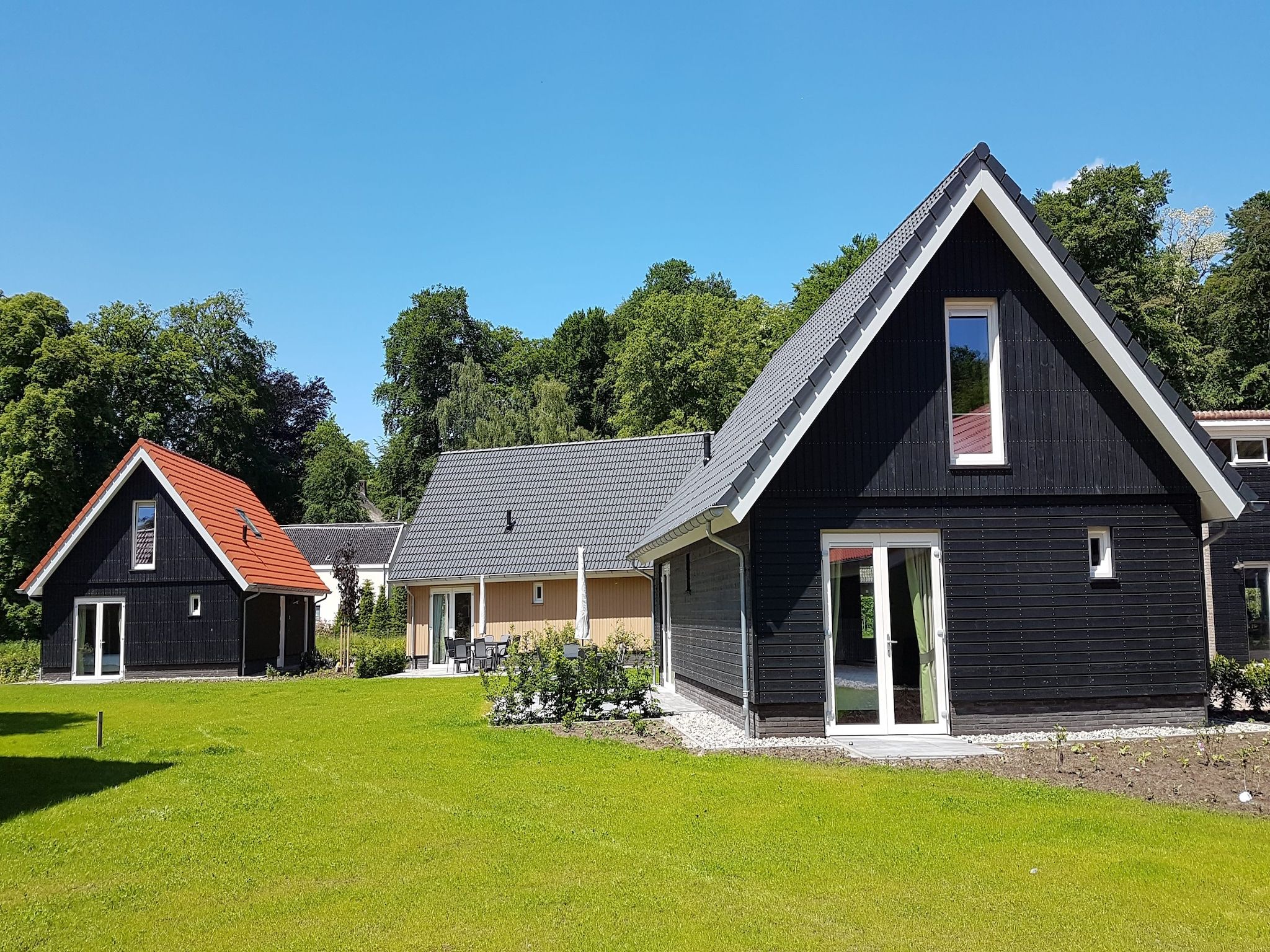 De buitenkant van Villapark Ehzerburg 1 in Almen