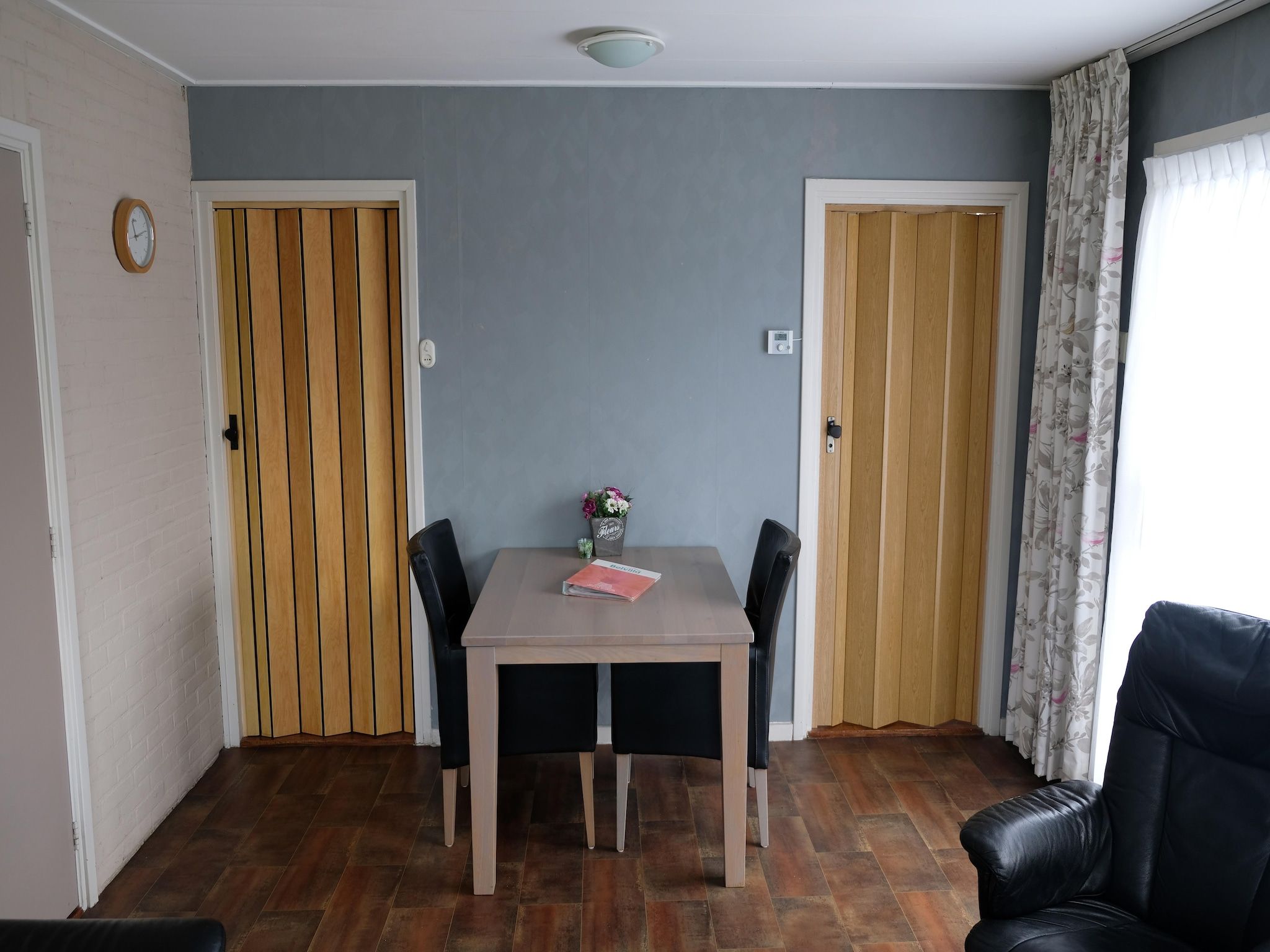 De eetkamer van Aan de dwarsgracht in Giethoorn