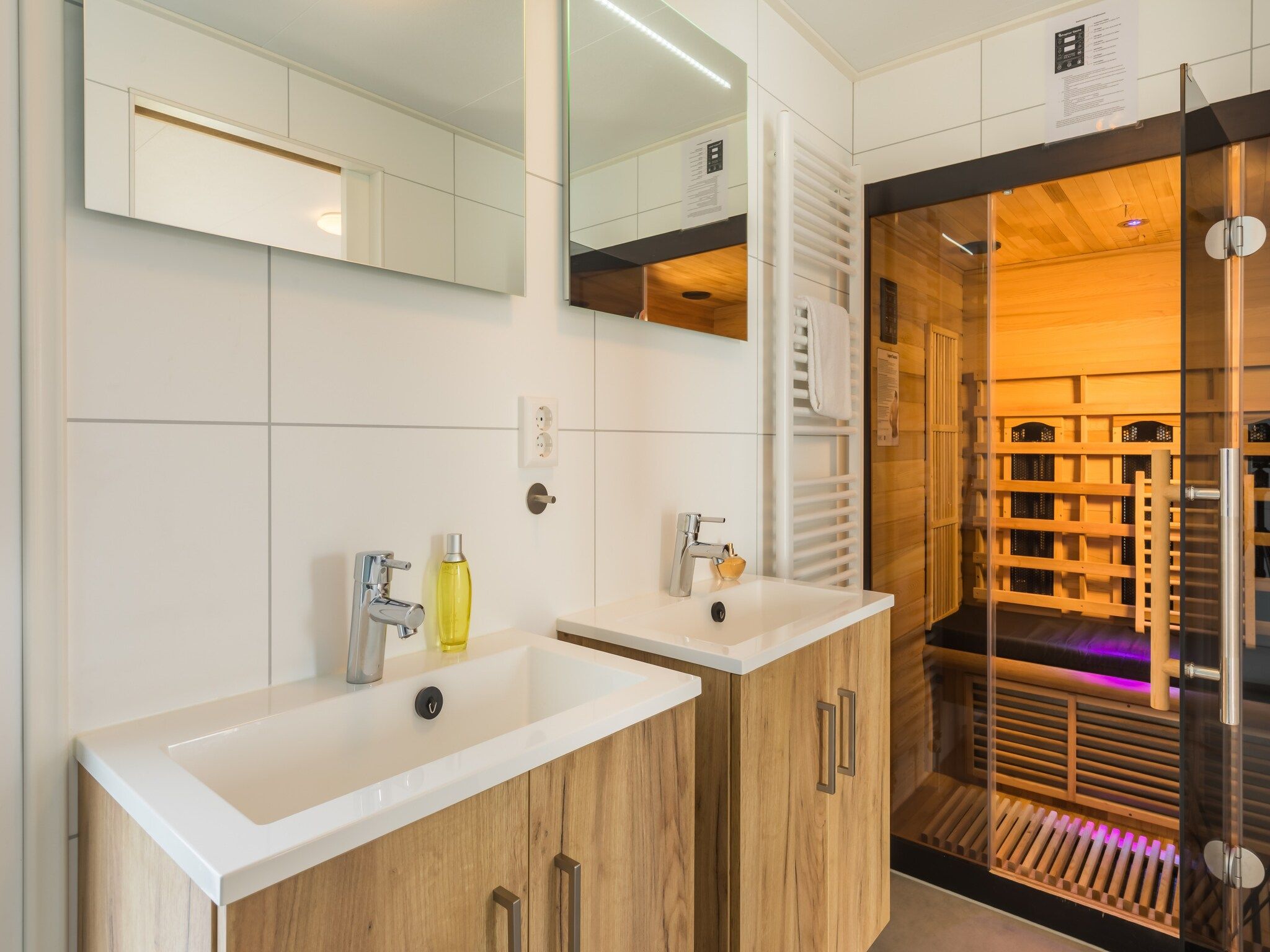 De badkamer van Vakantiepark Hunzedal 11 in Borger