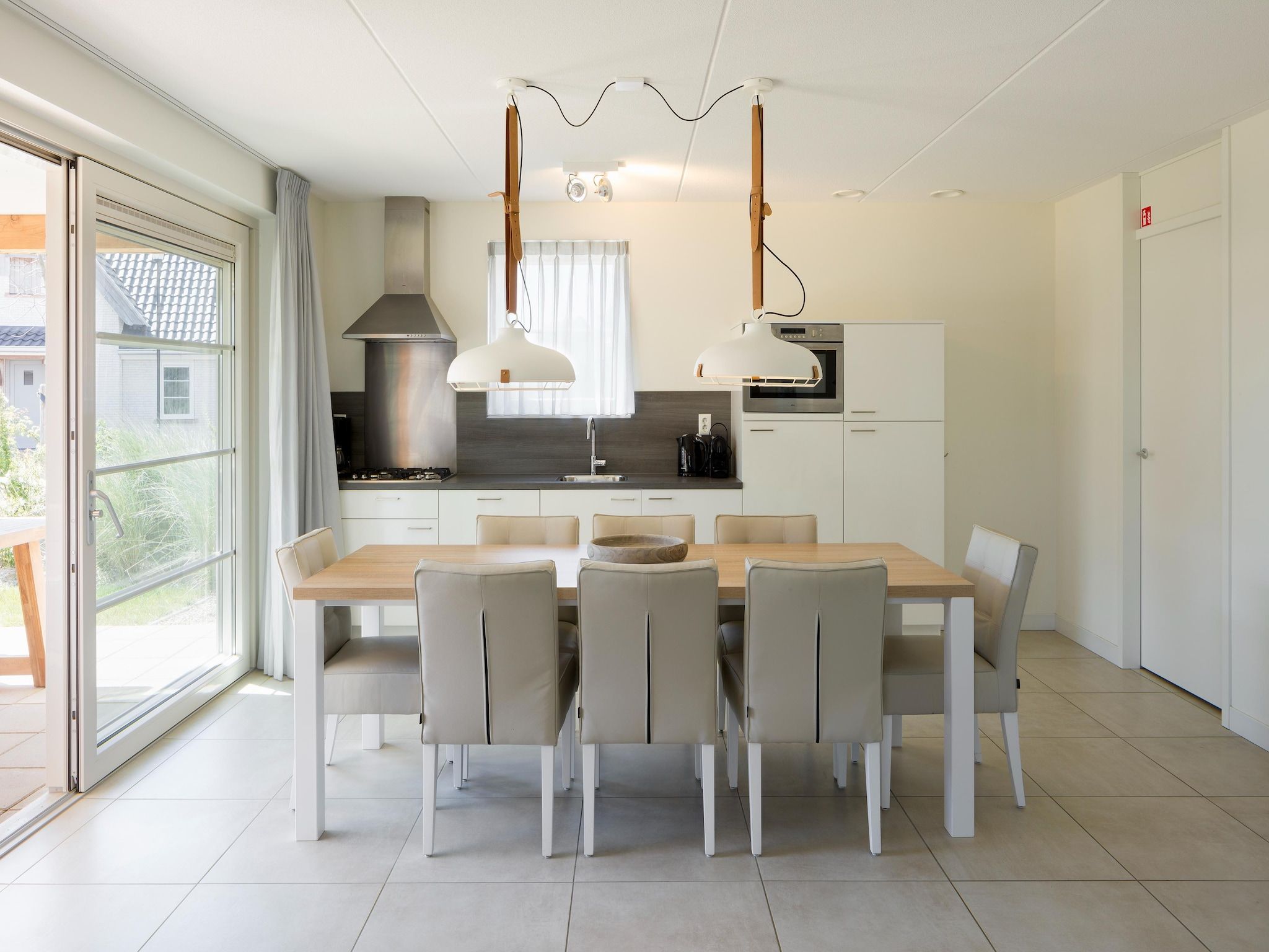 De eetkamer van Beach Resort Nieuwvliet-Bad 6 in Nieuwvliet-Bad