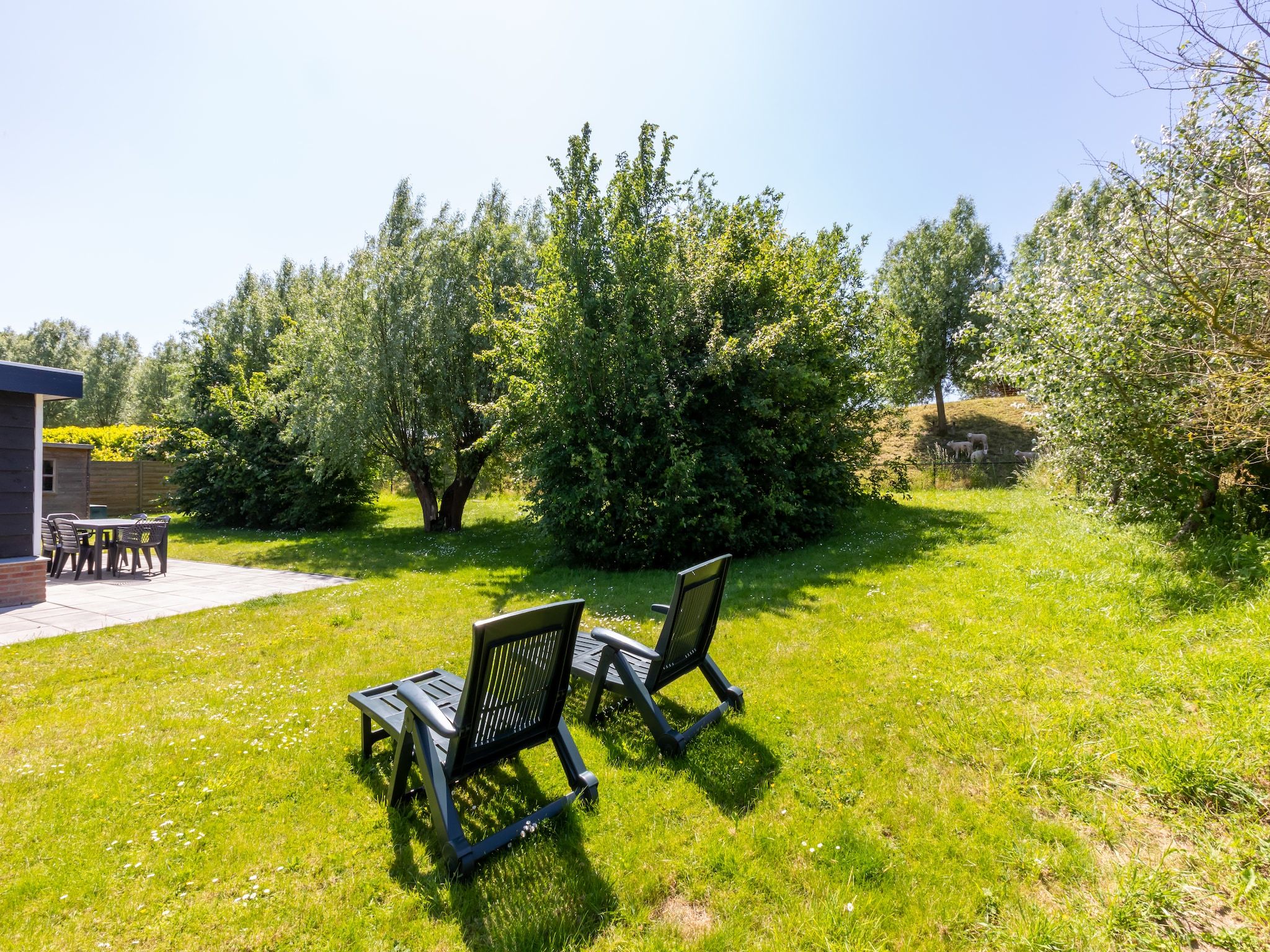 De tuin van Inlaag 20 in Wolphaartsdijk