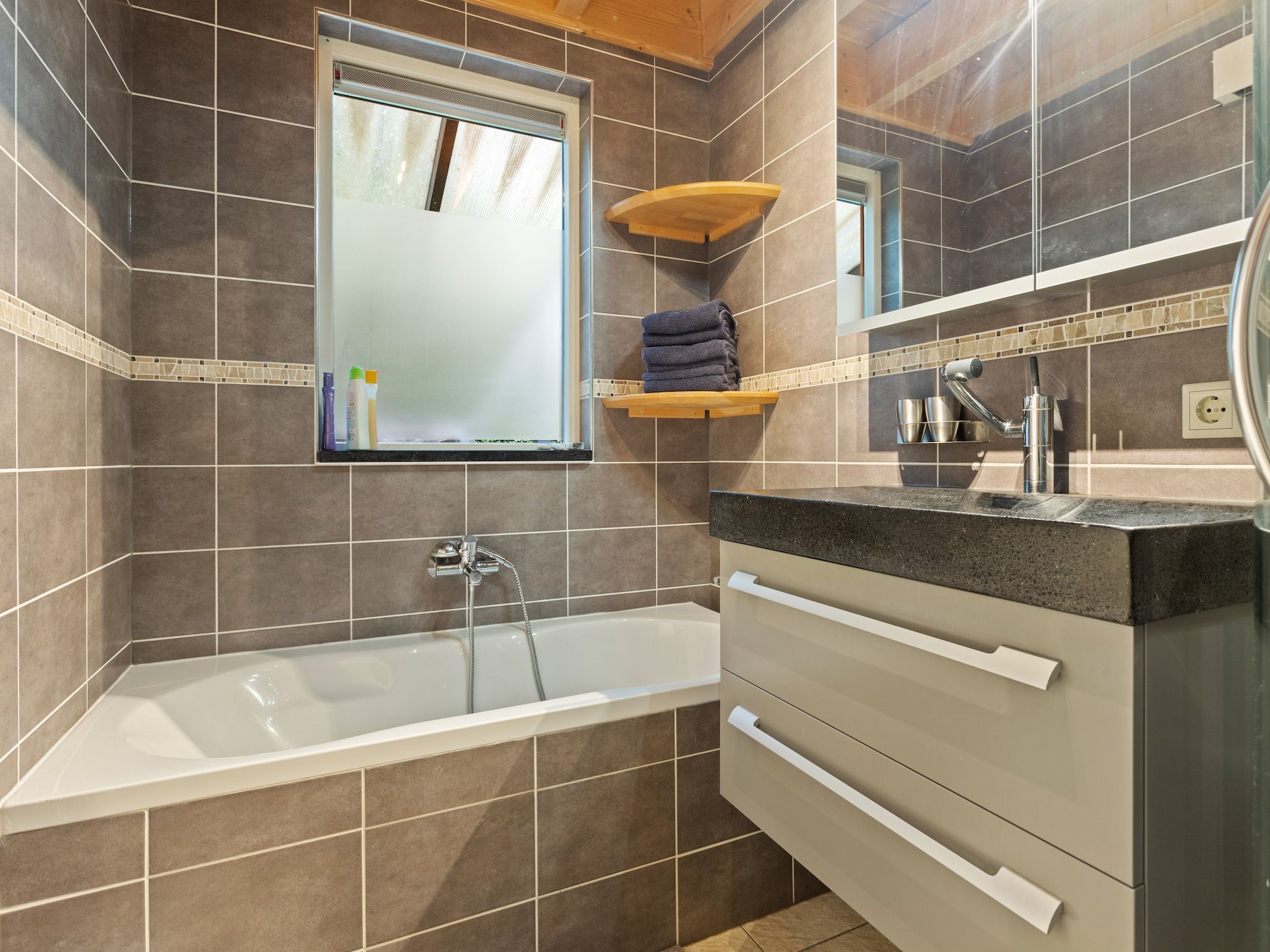 De badkamer van Prachtig vrijstaand huis met tuin op de Veluwe in Epe