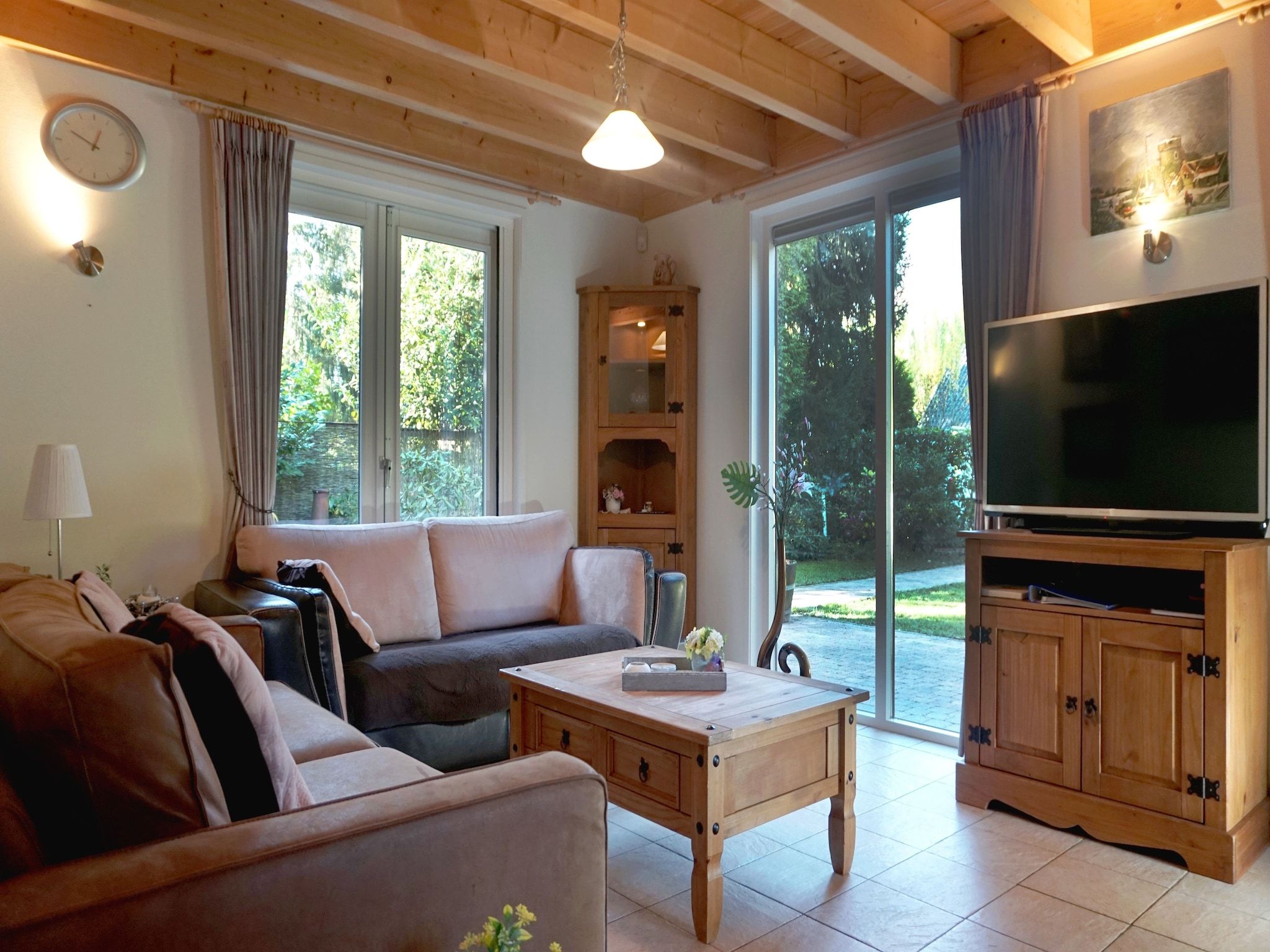 De woonkamer van Prachtig vrijstaand huis met tuin op de Veluwe in Epe