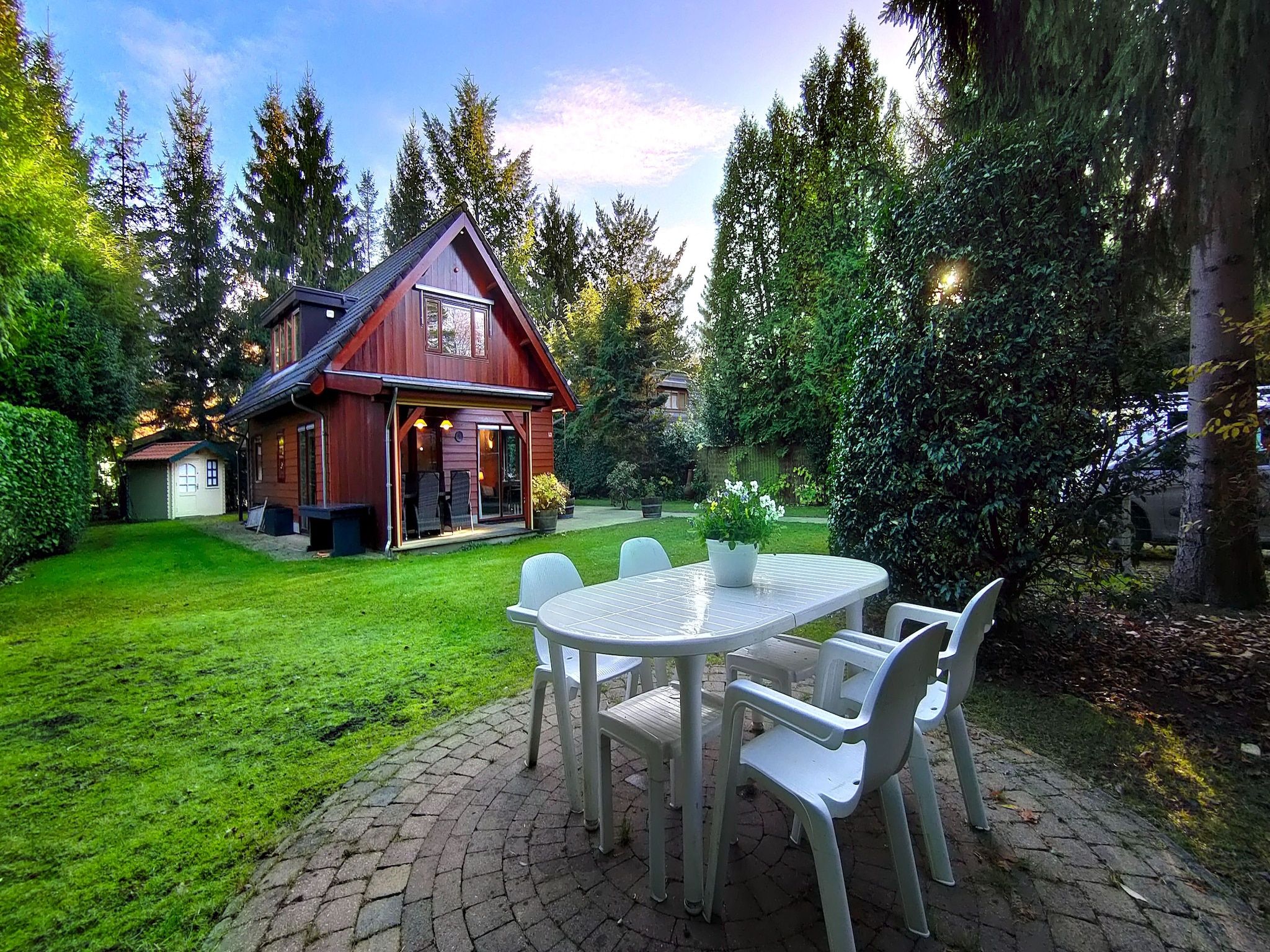 Het terras van Prachtig vrijstaand huis met tuin op de Veluwe in Epe
