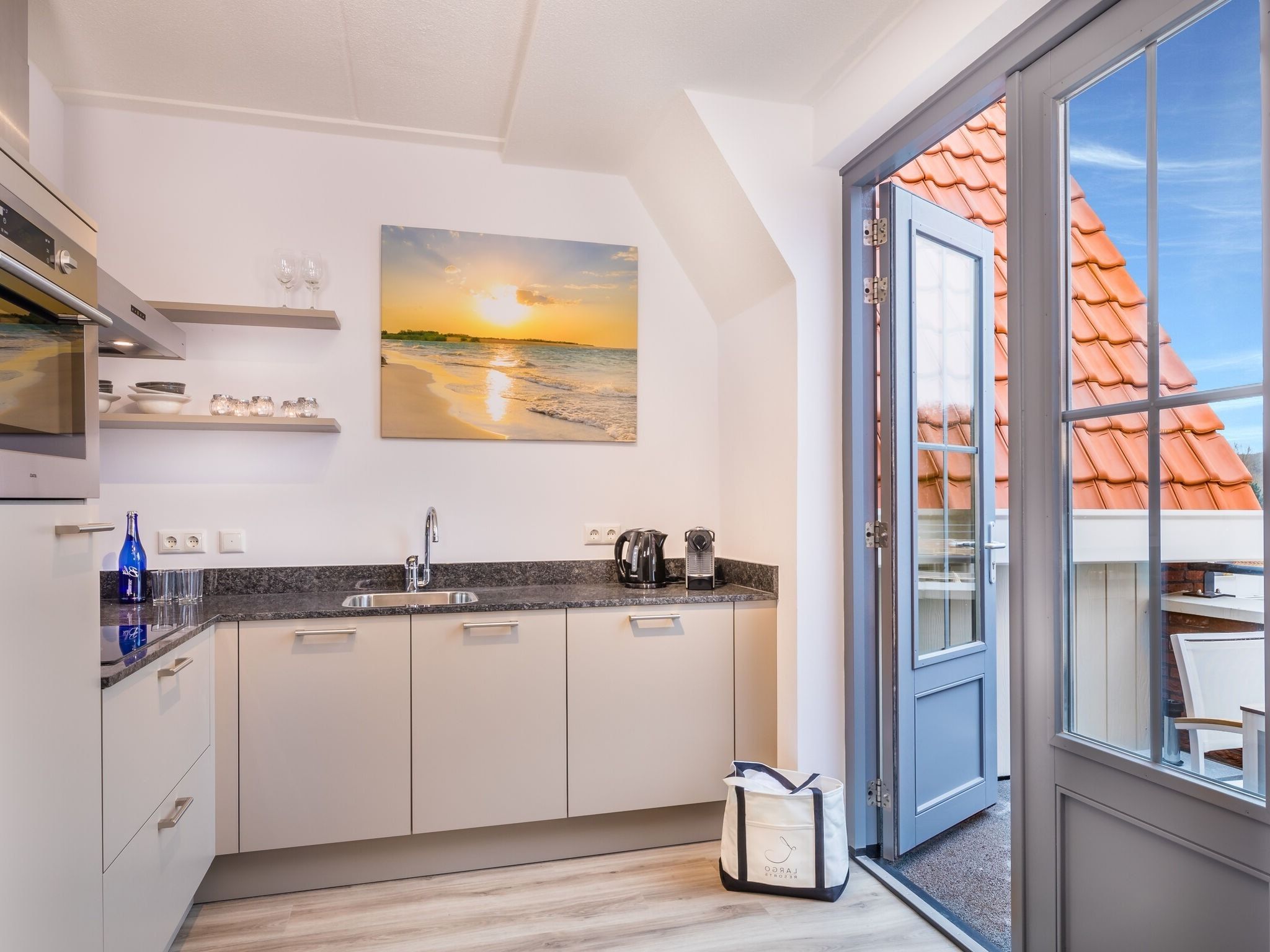 De keuken van Noordzee Résidence Dishoek 13 in Koudekerke