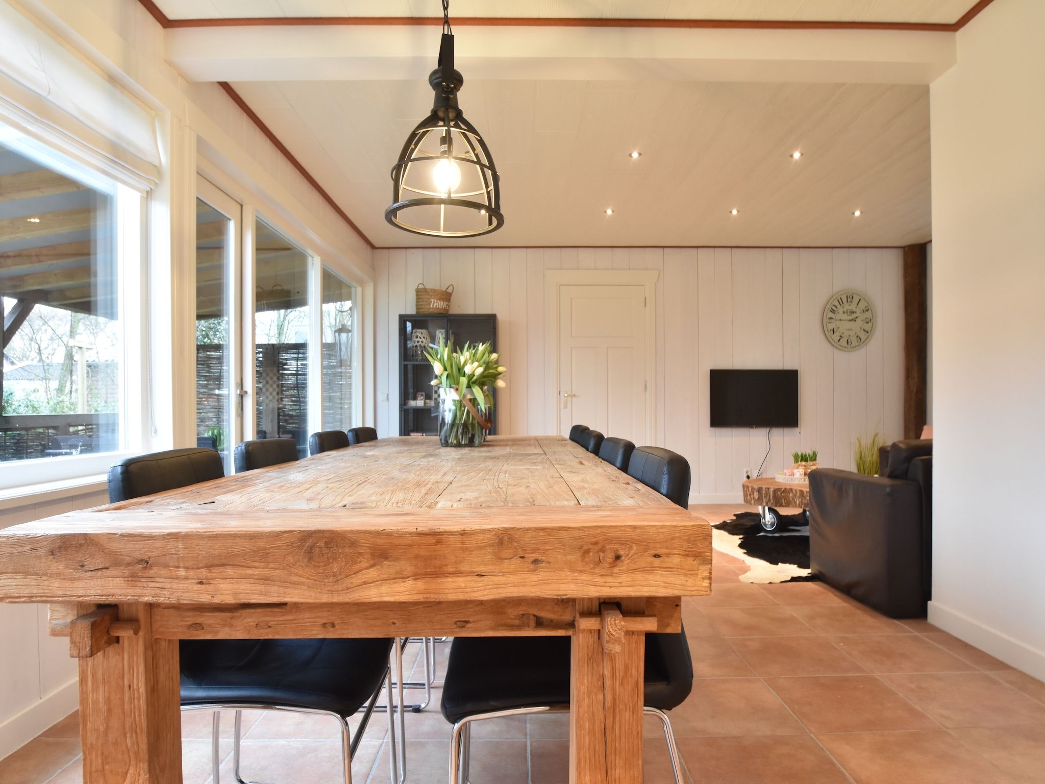 De eetkamer van 8p Garnekuul 1 in Callantsoog