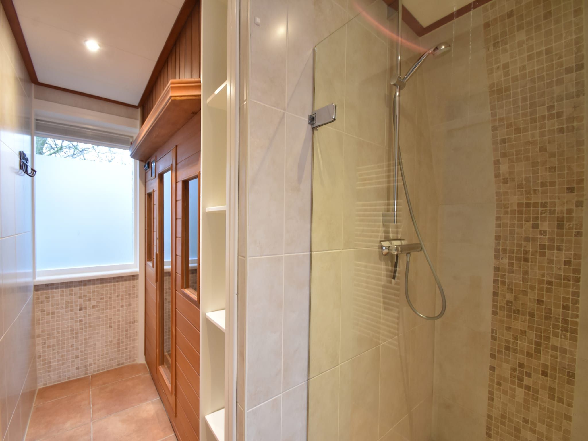 De badkamer van 8p Garnekuul 1 in Callantsoog