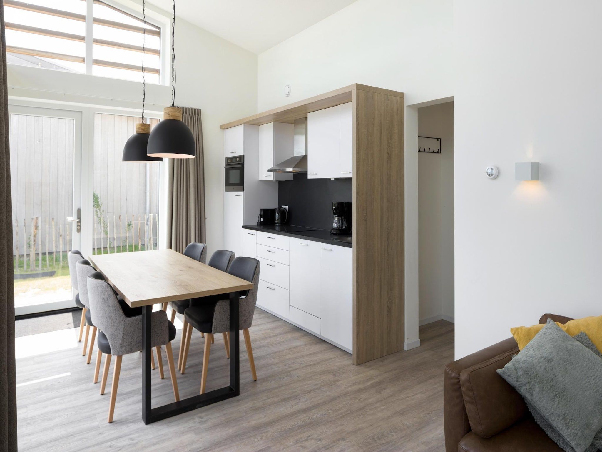 De eetkamer van Water Village 3 in Kamperland