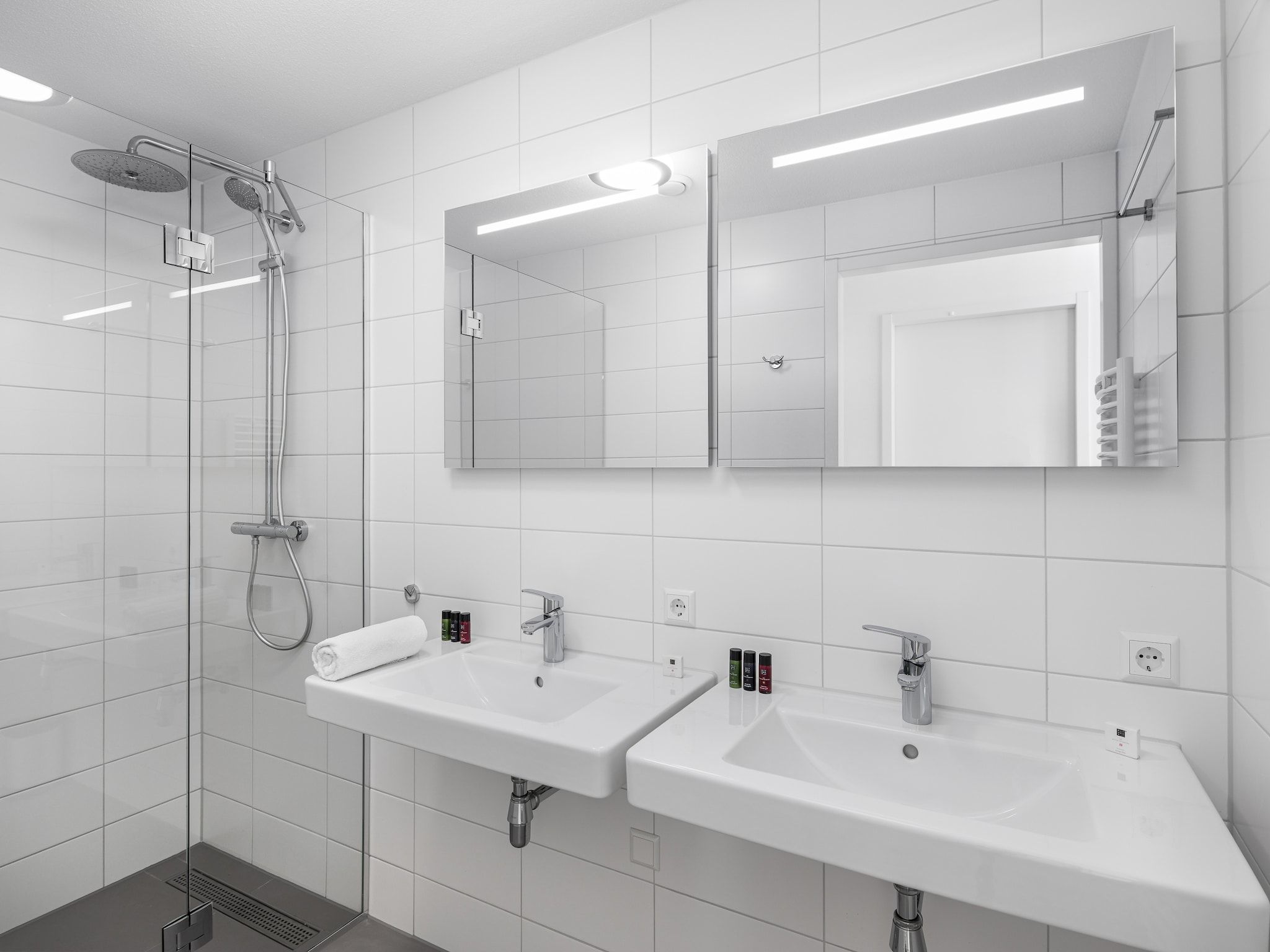 De badkamer van Water Village 4 in Kamperland