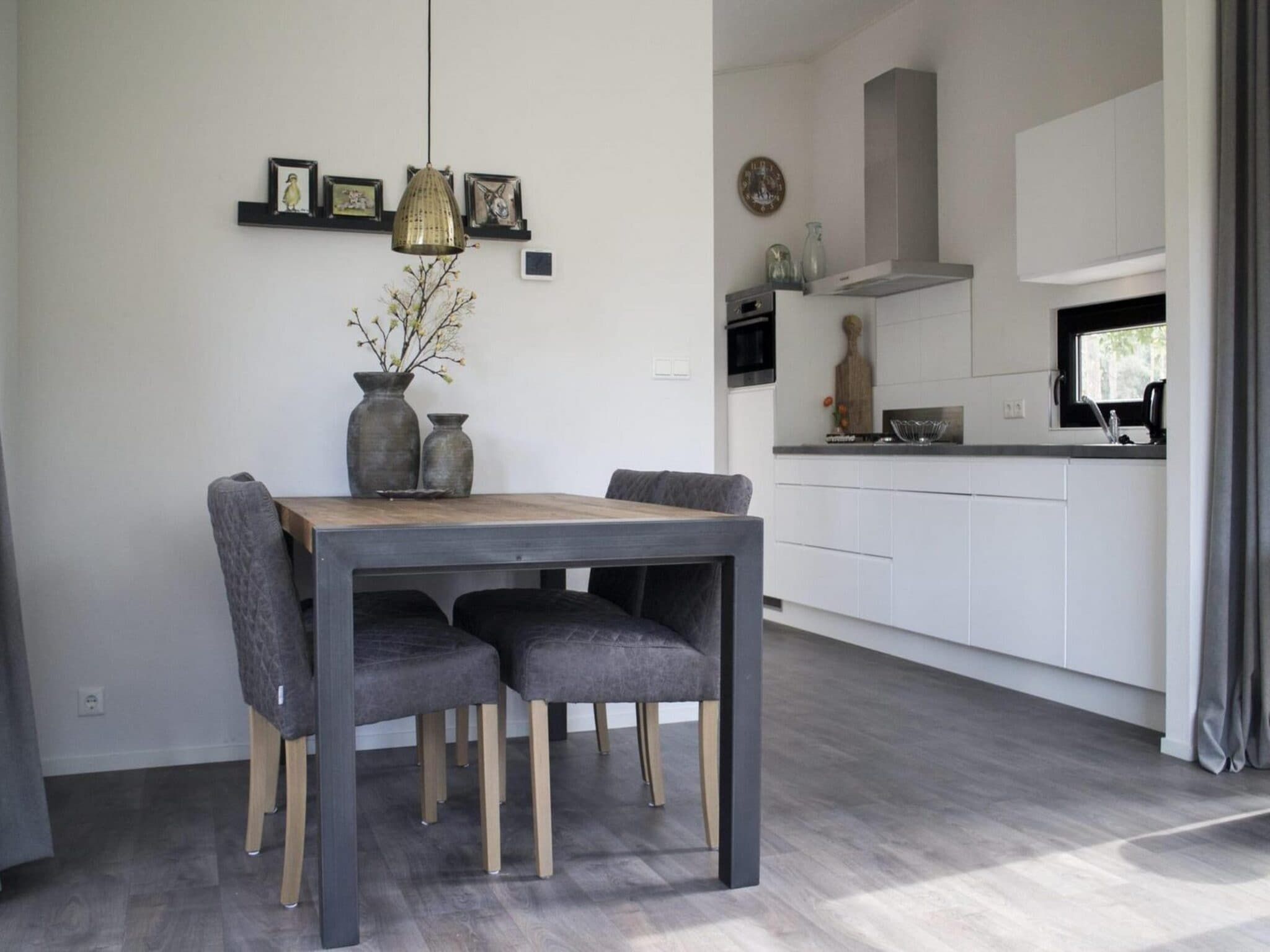 De eetkamer van Pavilion 6 in Otterlo