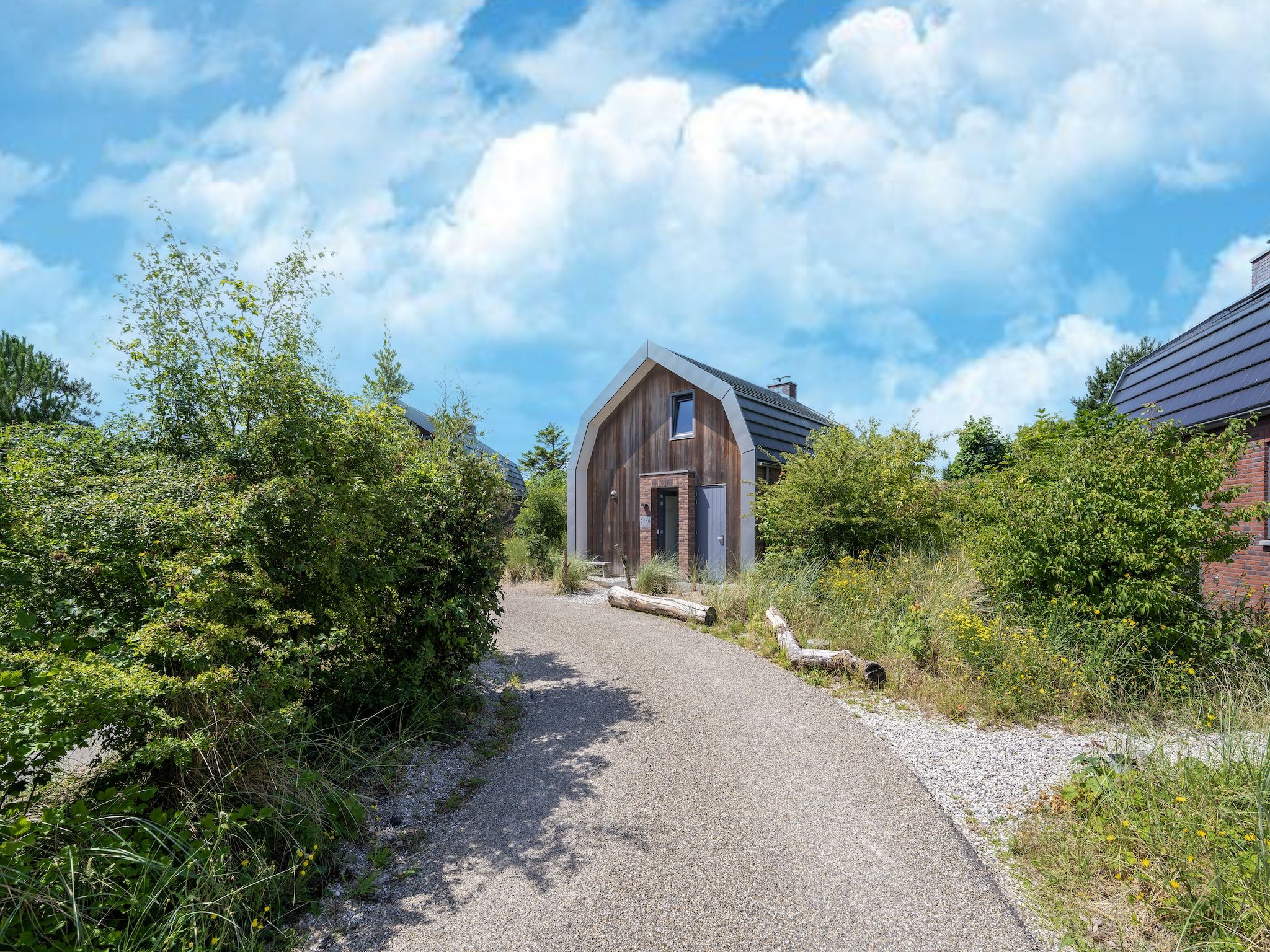 De buitenkant van Duinvilla aan het Meer in Egmond aan den Hoef