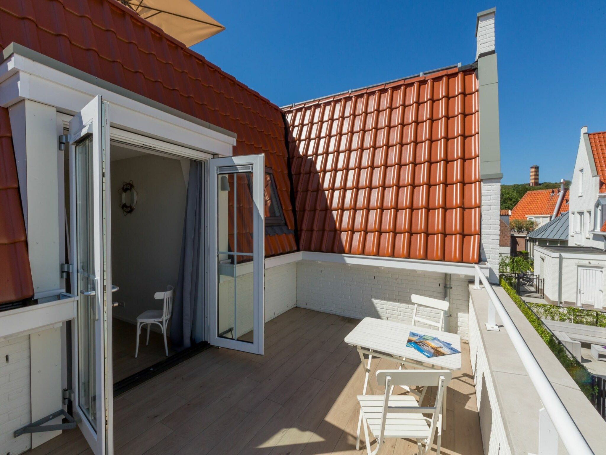 Het terras van Appartement Duinhof Dishoek 13K - 6 personen de luxe in Koudekerke