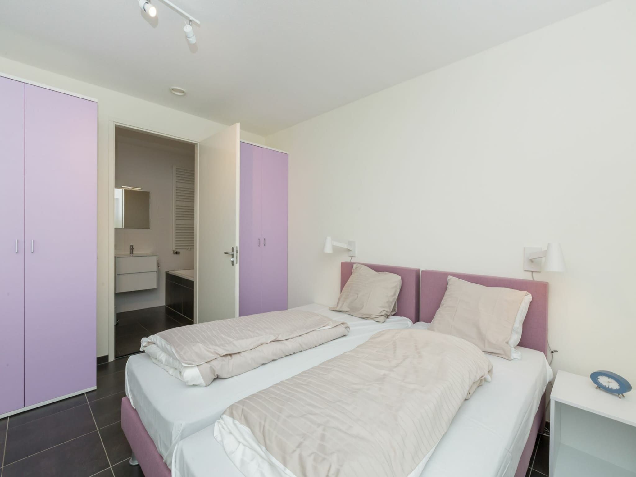 Een slaapkamer van Appartement Duinhof Dishoek 13H - 6 pers de luxe in Koudekerke