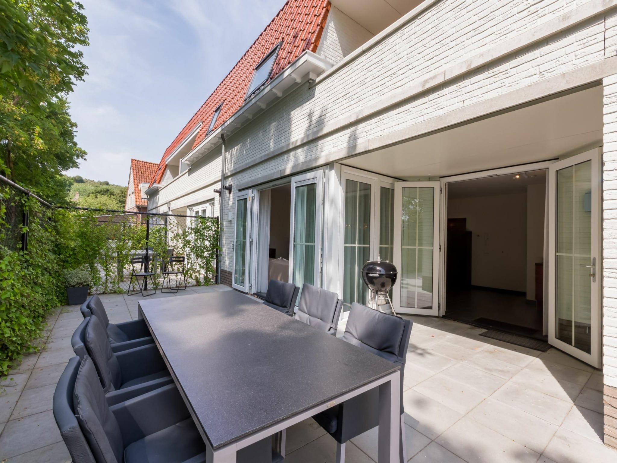 Het terras van Appartement Duinhof Dishoek 13H - 6 pers de luxe in Koudekerke