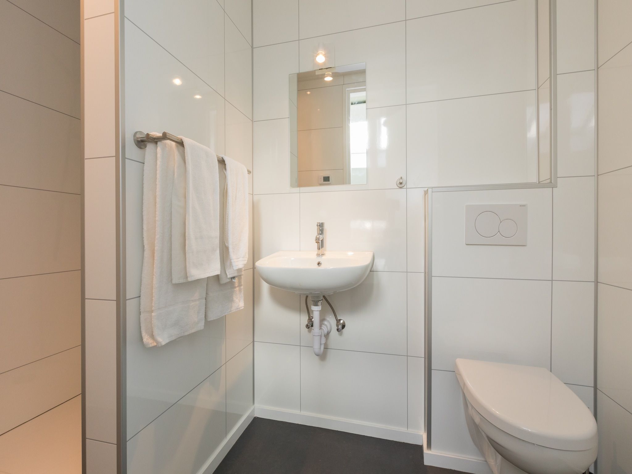 De badkamer van Vroondijk 2-Zeebloesem in Vrouwenpolder