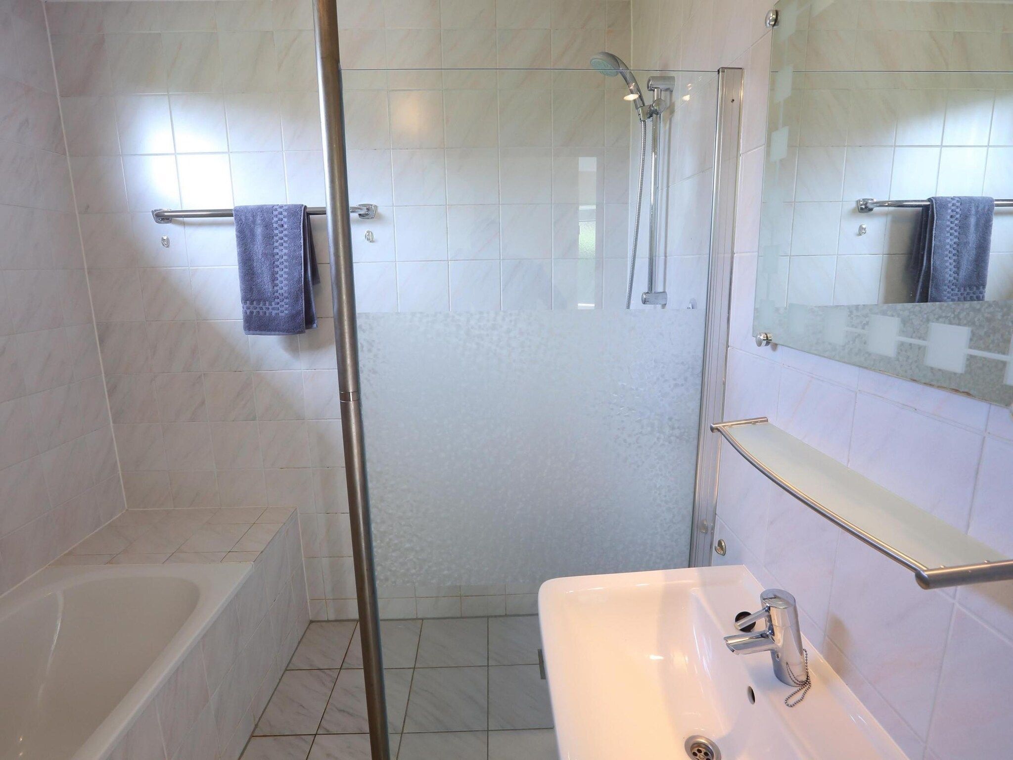 De badkamer van Vakantiepark Emslandermeer 1 in Vlagtwedde