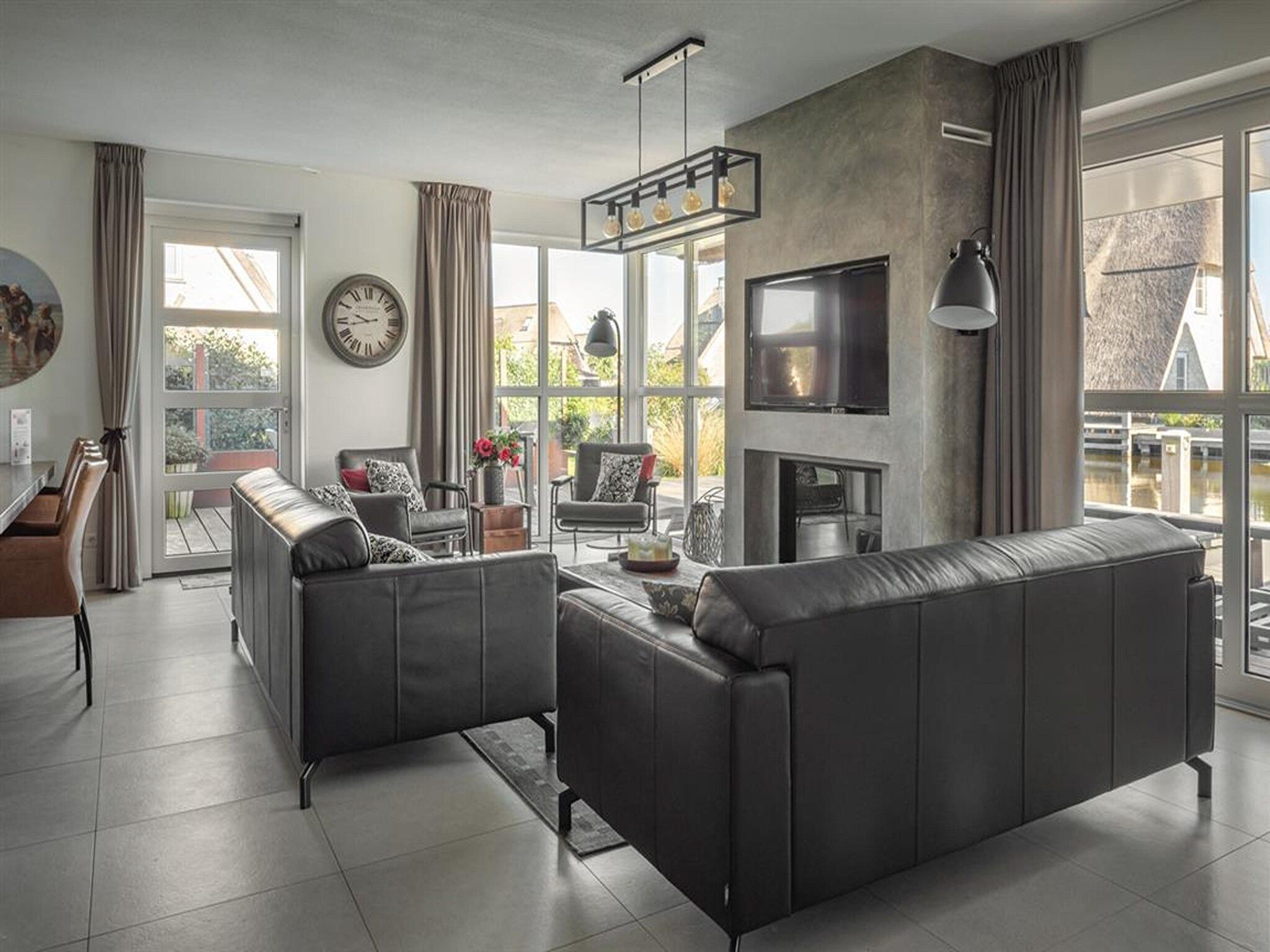 De woonkamer van Friese Meren Villa's 7 in Delfstrahuizen