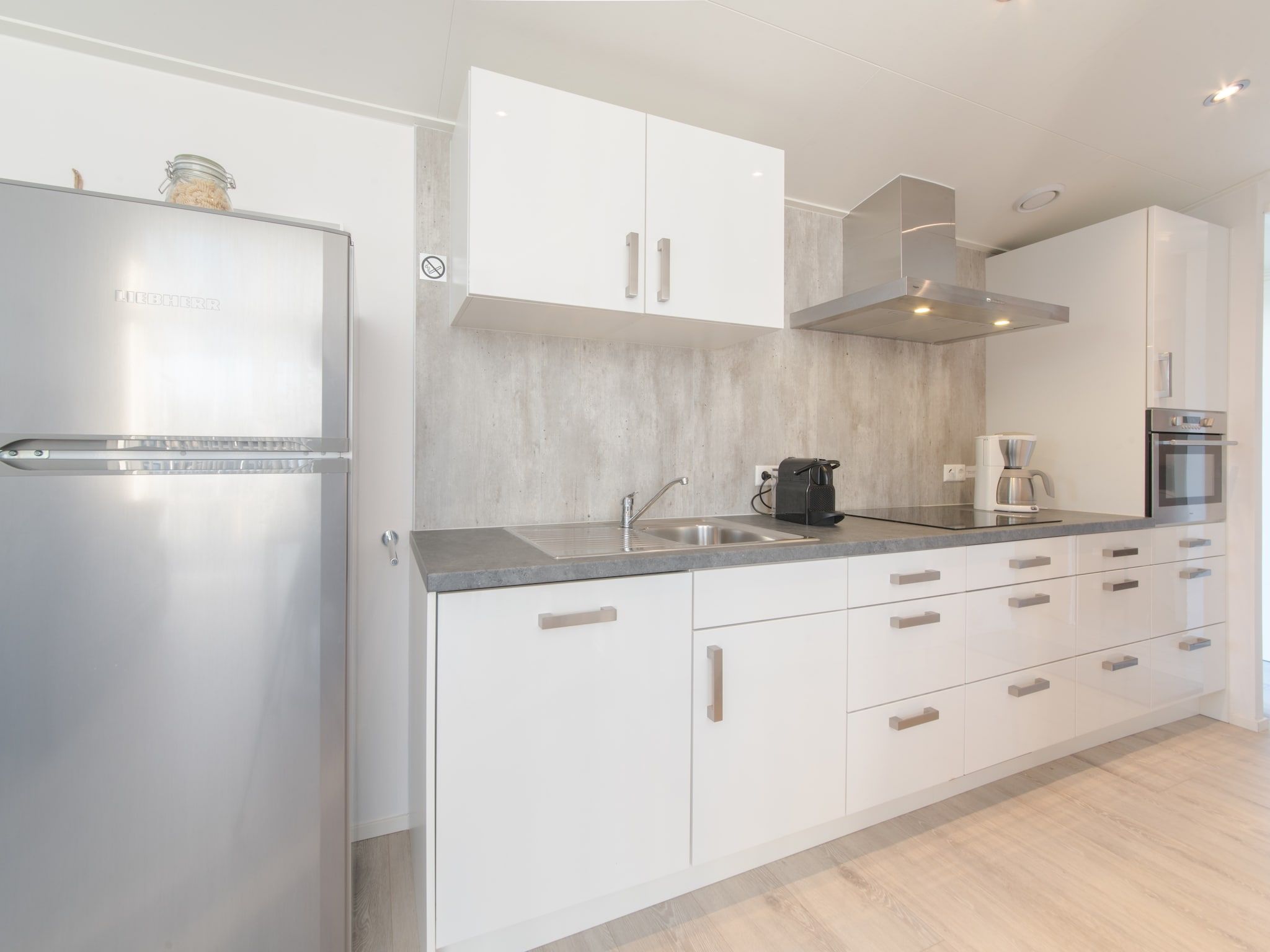 De keuken van Water Resort Oosterschelde 103 in Wemeldinge