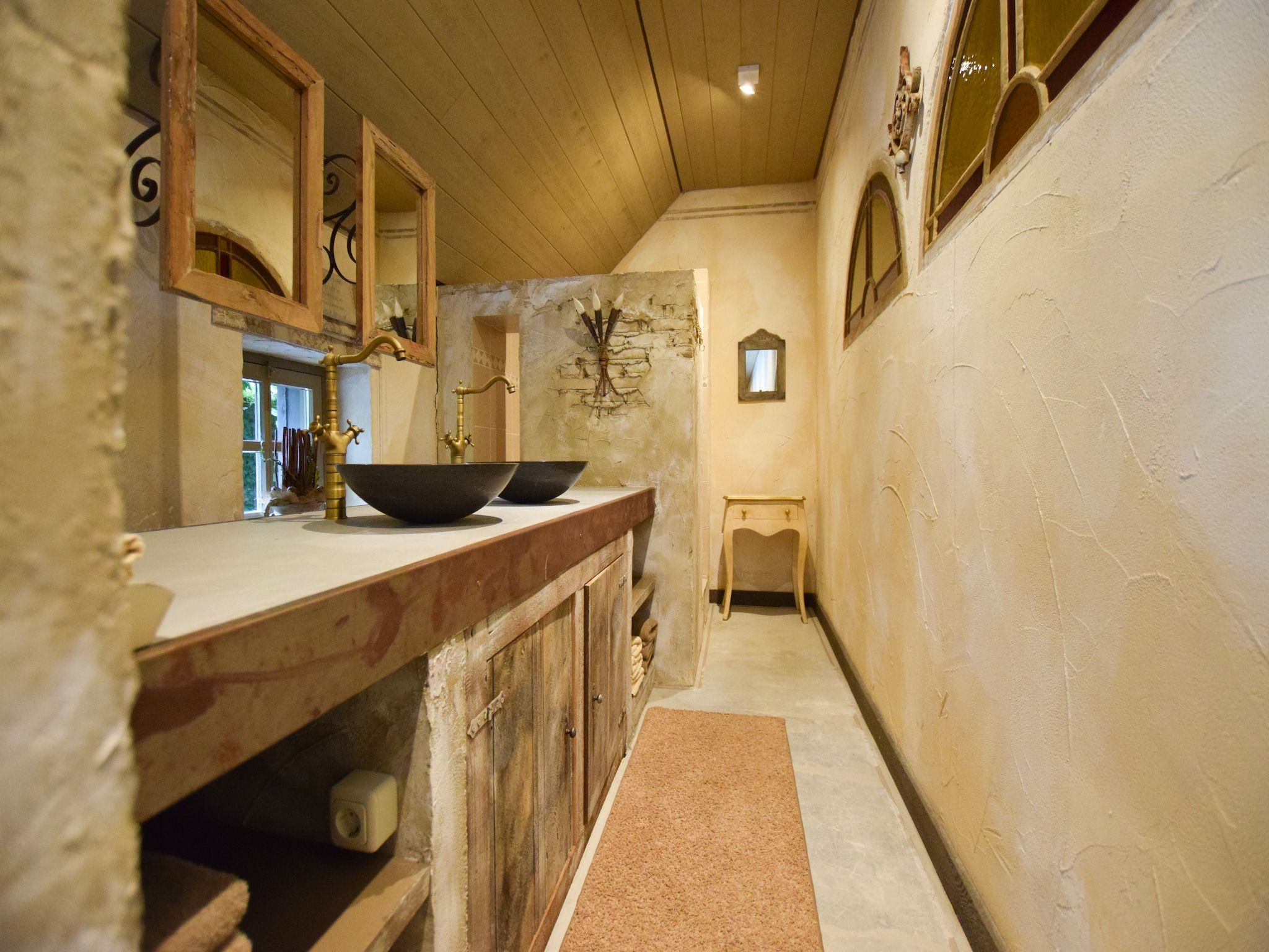 De badkamer van La Maison Douce in Alphen