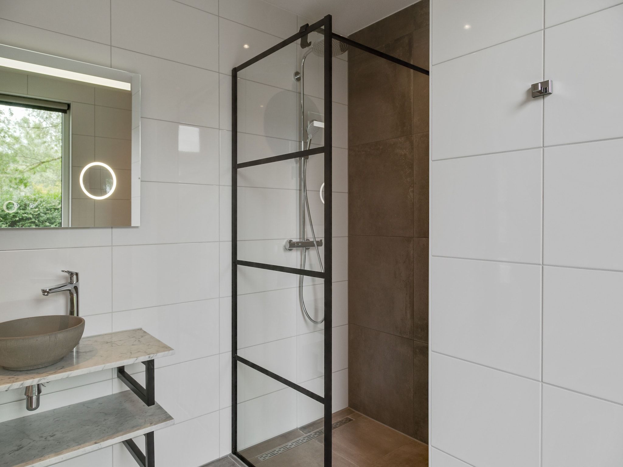 De badkamer van De Koog nr 6 tm 10- 6 pers woning de luxe in De Koog Texel