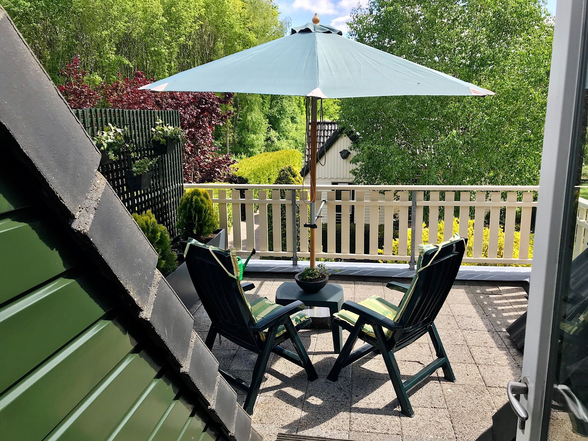 Het terras van Vakantie appartement De Stelling in Noordwolde