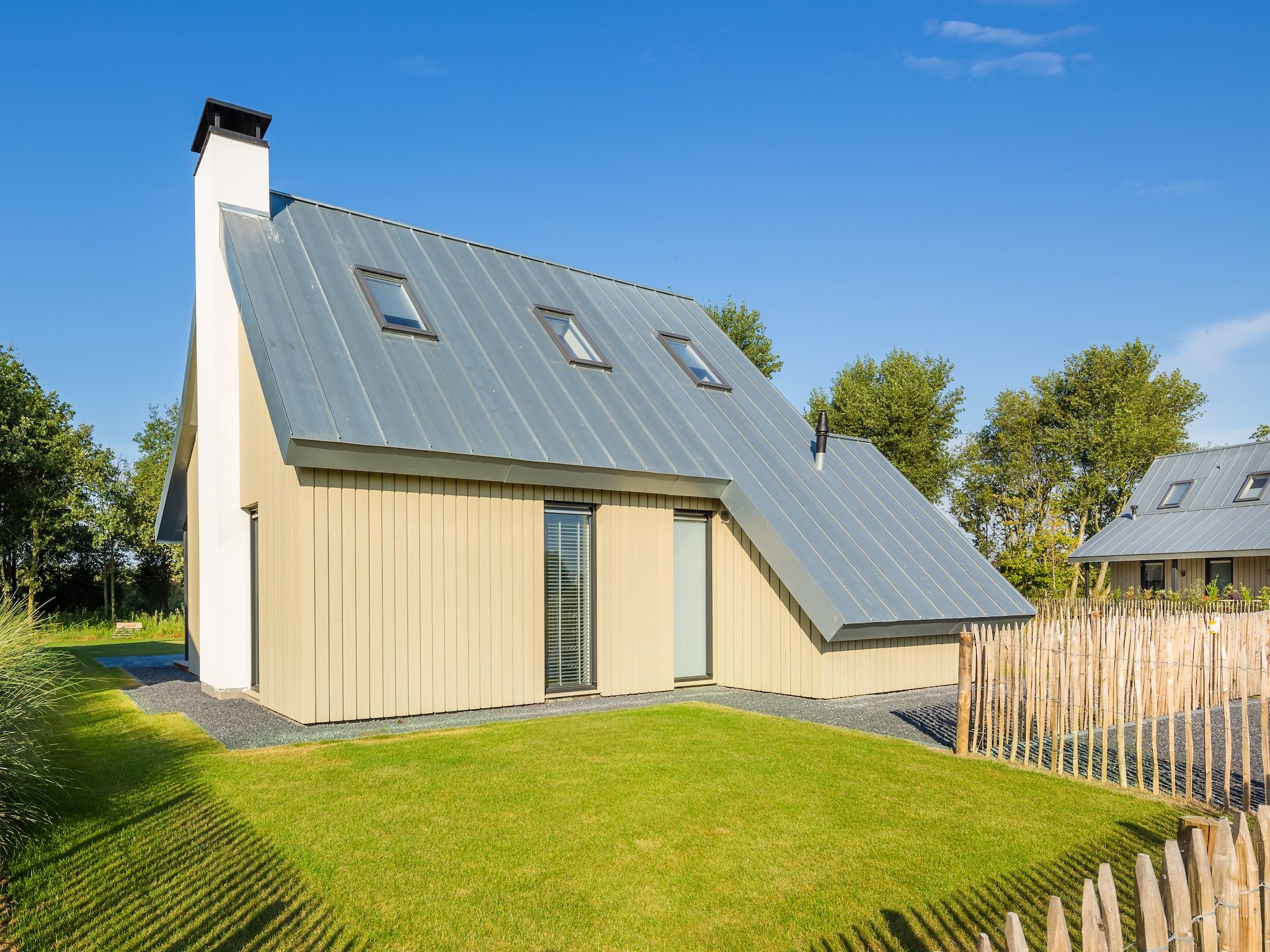 De tuin van Resort Waterrijk Oesterdam 4 in Tholen