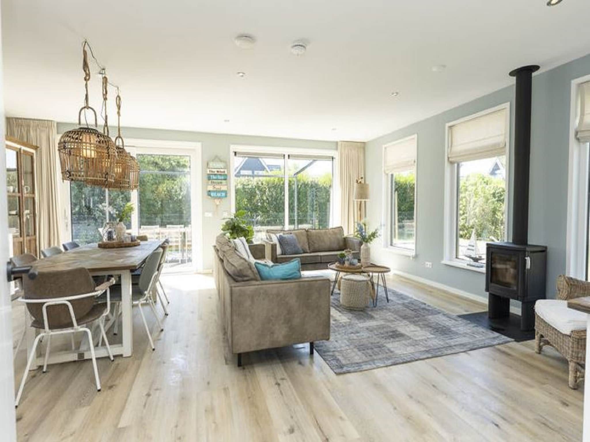 De woonkamer van So What 15 in De Koog Texel