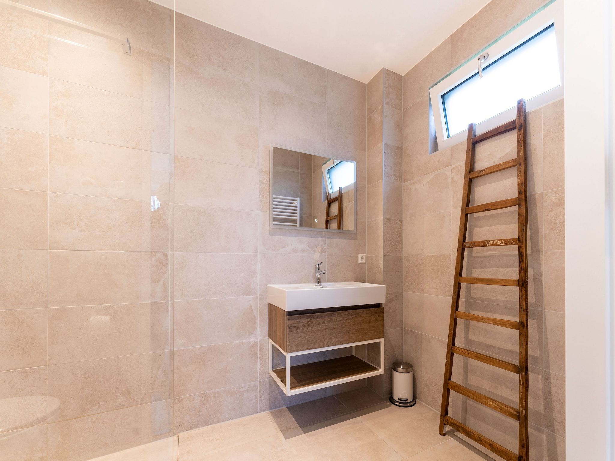 De badkamer van So What 15 in De Koog Texel