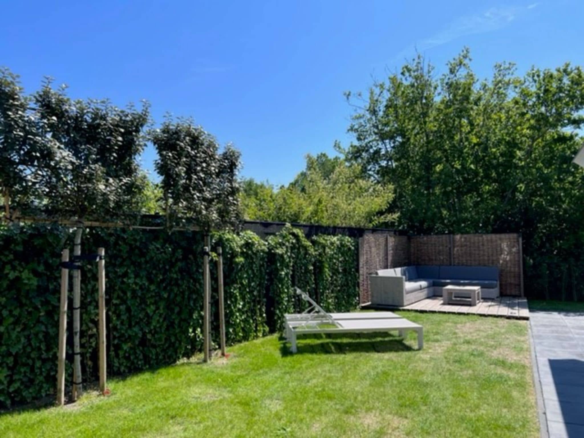 De tuin van So What 15 in De Koog Texel