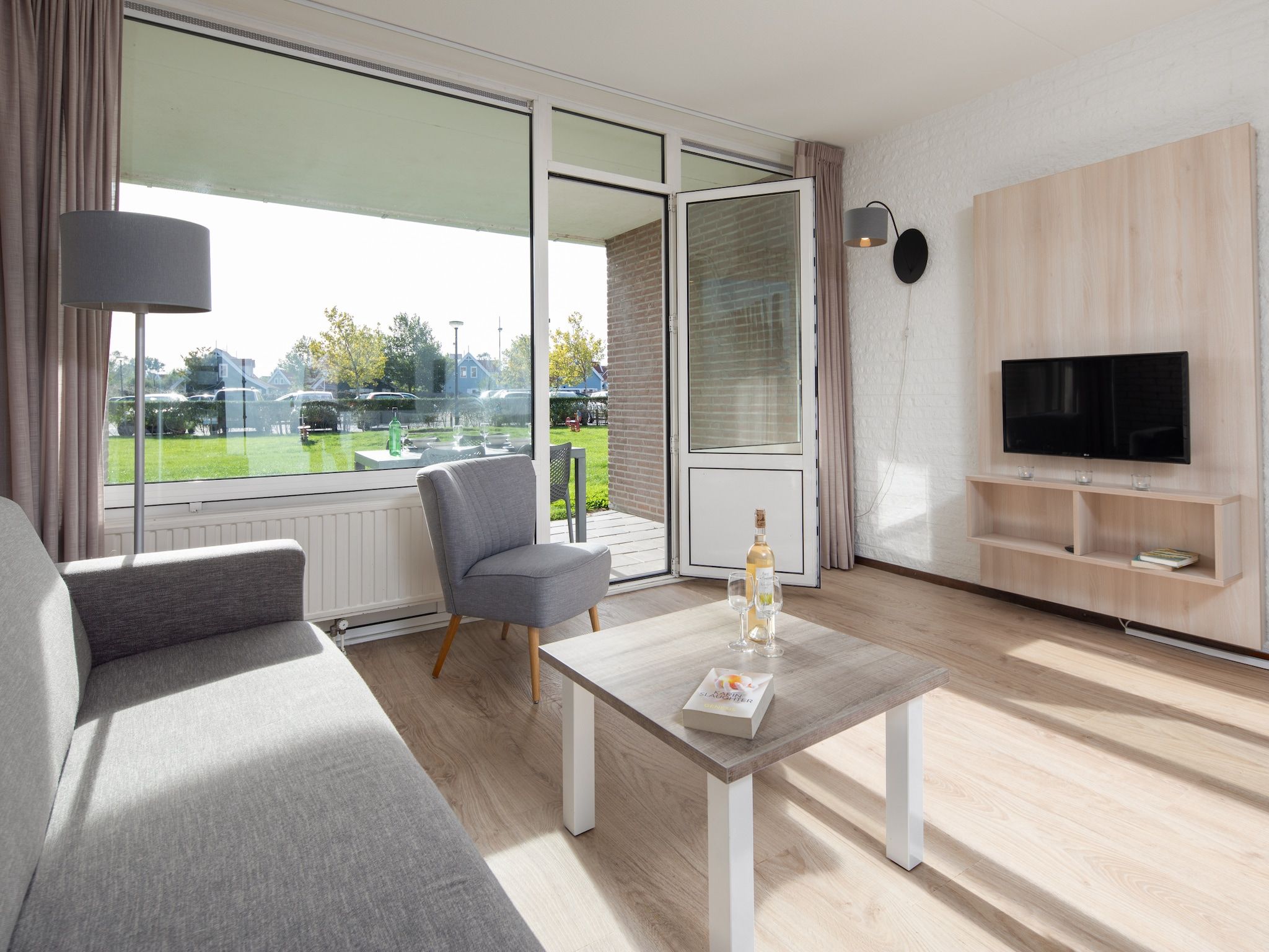 De woonkamer van Aquadelta 39 in Bruinisse