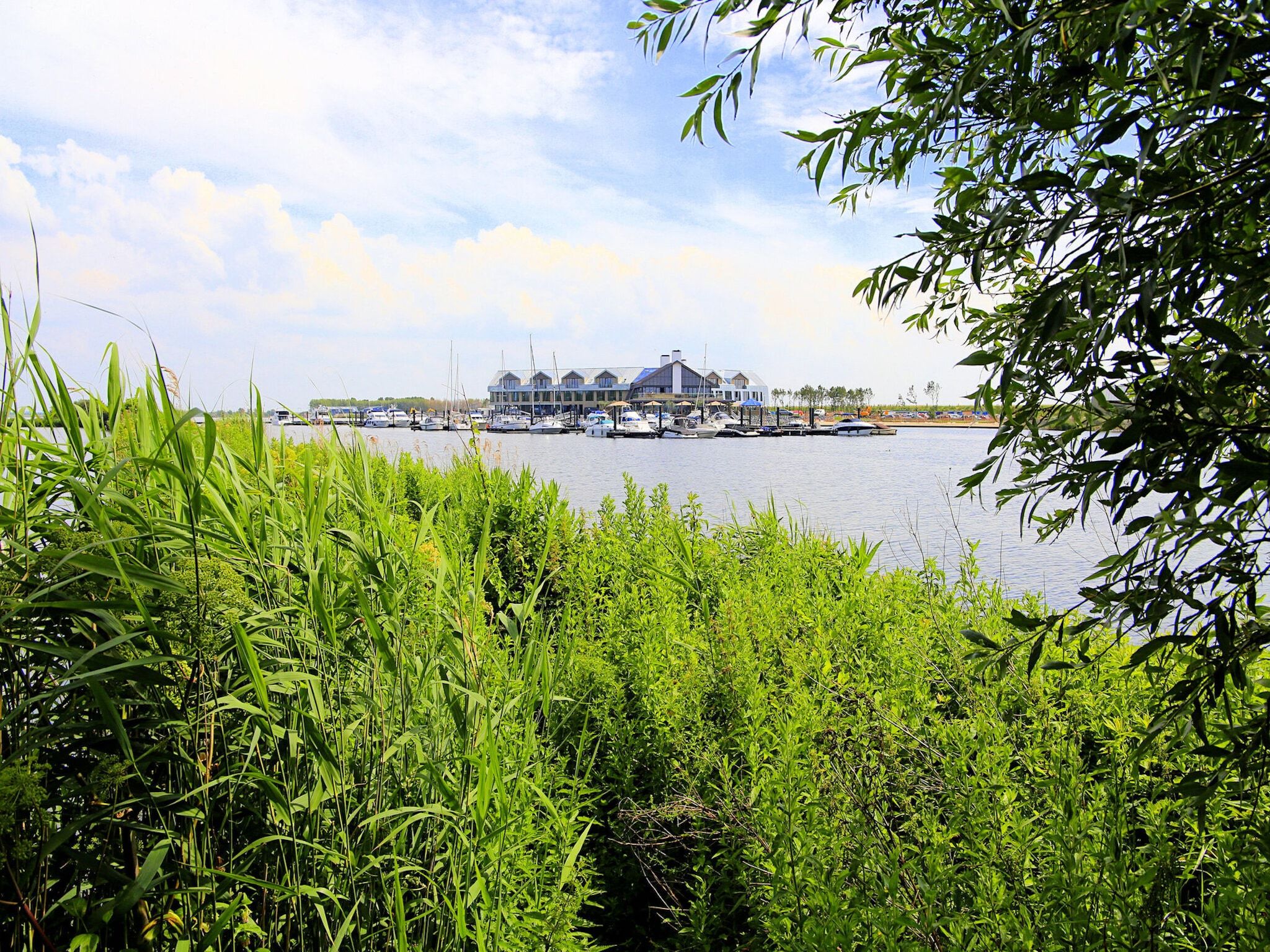 Parkfaciliteiten bij Resort Waterrijk Oesterdam 12 in Tholen