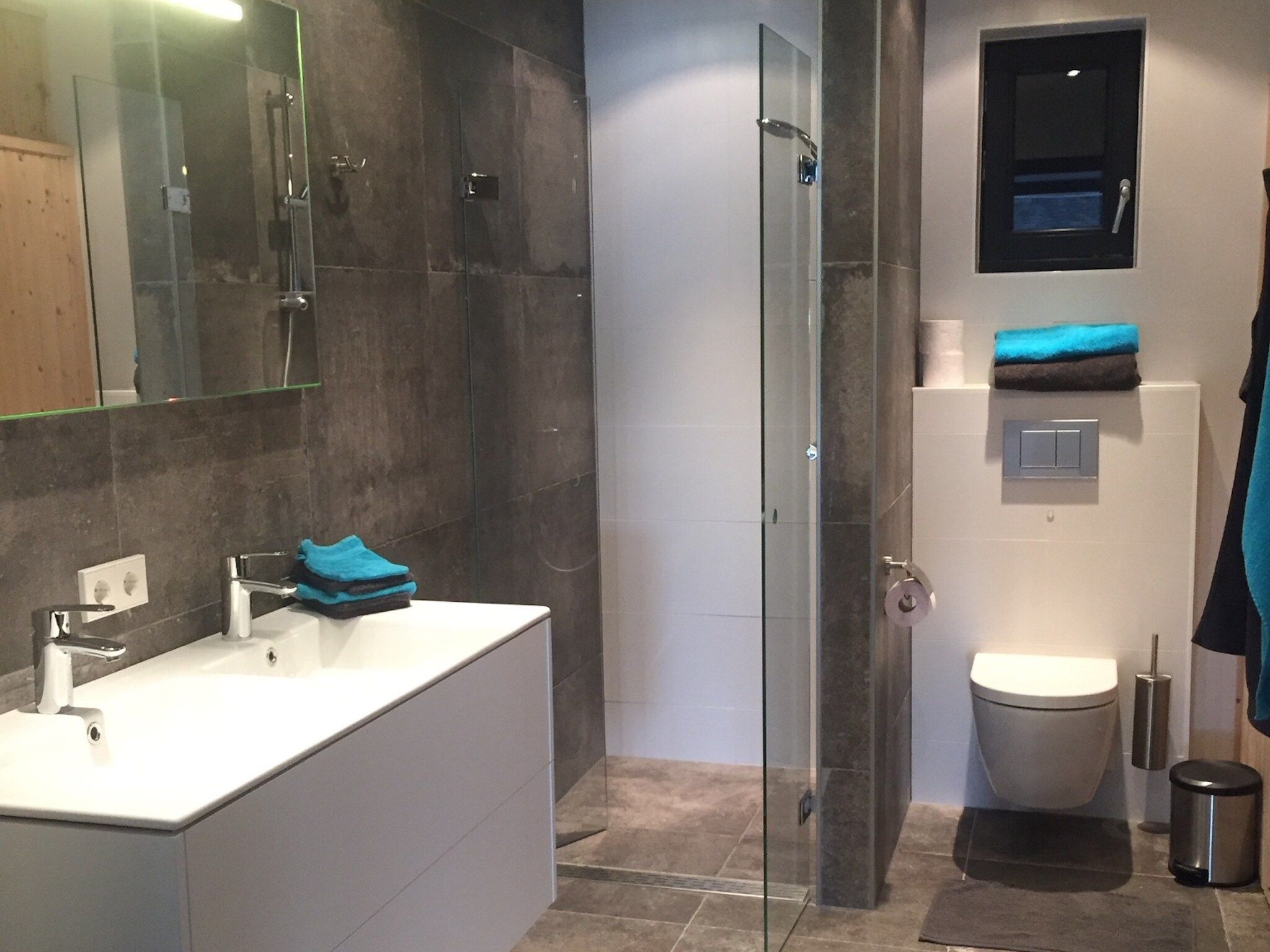 De badkamer van Resort Waterrijk Oesterdam 14 in Tholen