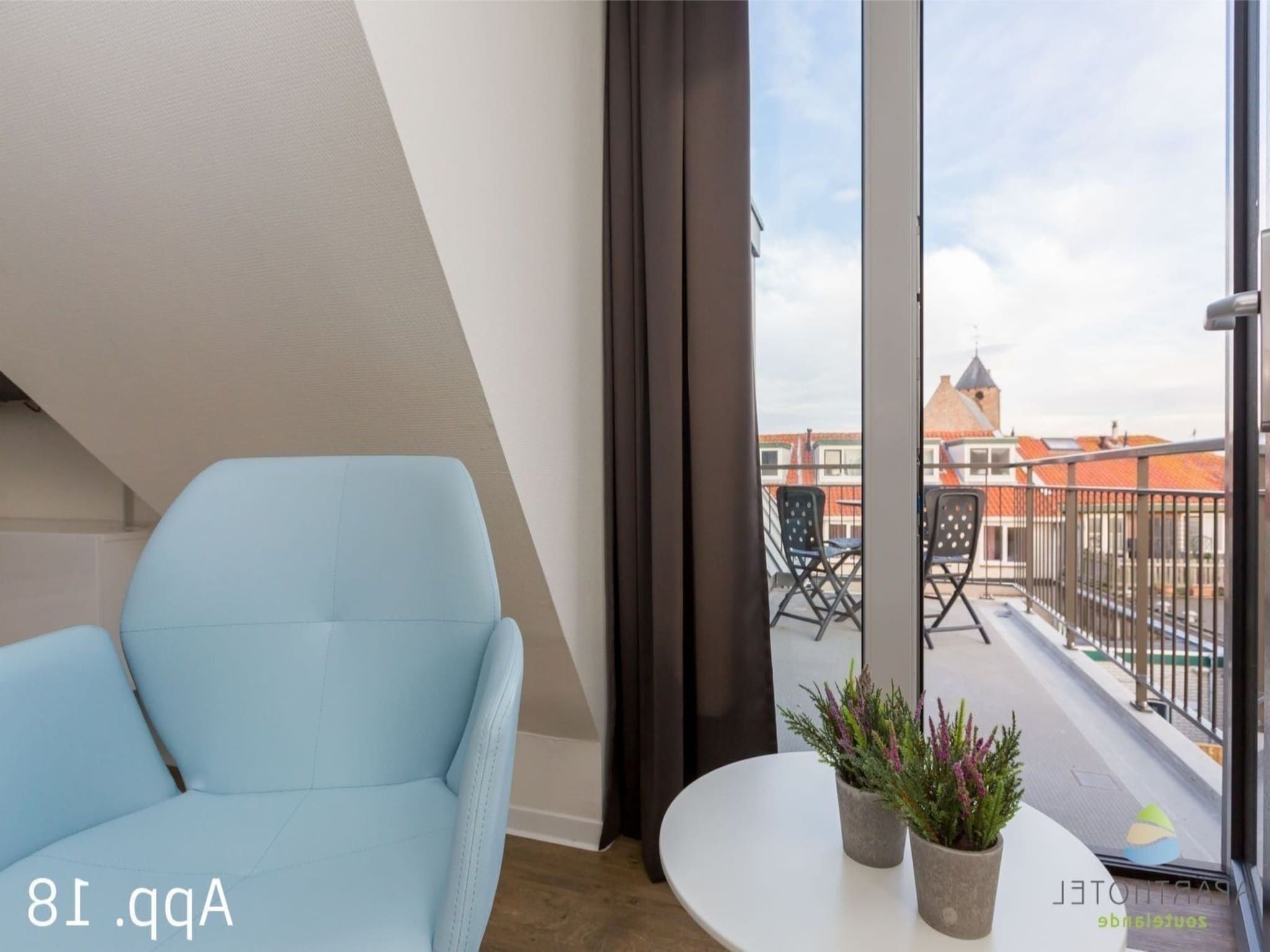 Het terras van Aparthotel Zoutelande - 6 pers luxe appartement huisdier in Zoutelande