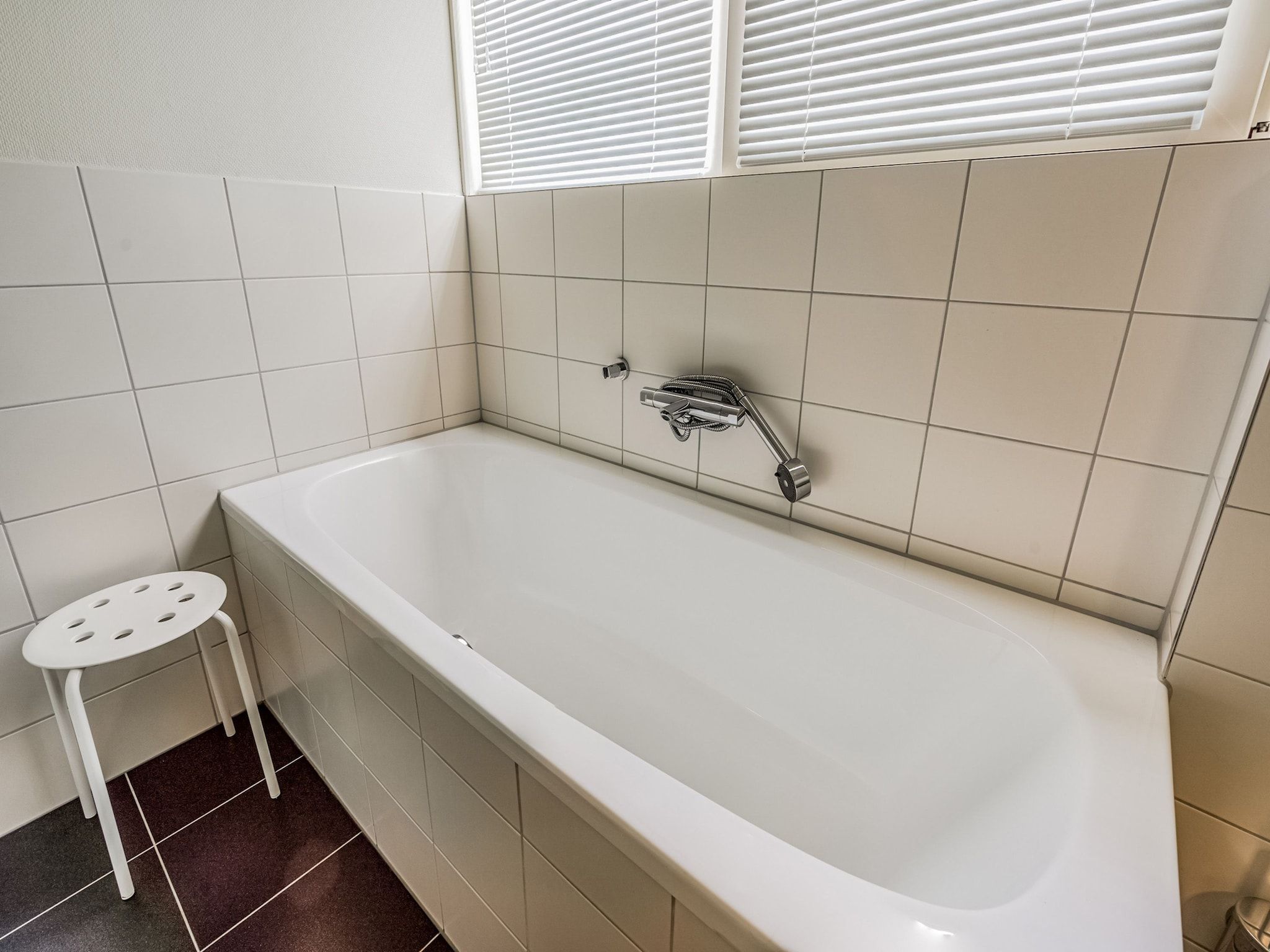 De badkamer van Krokus 18 in Breskens