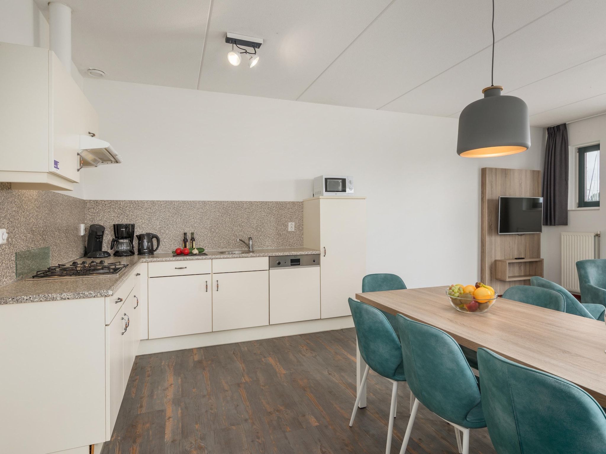De keuken van Marinapark Volendam 13 in Volendam