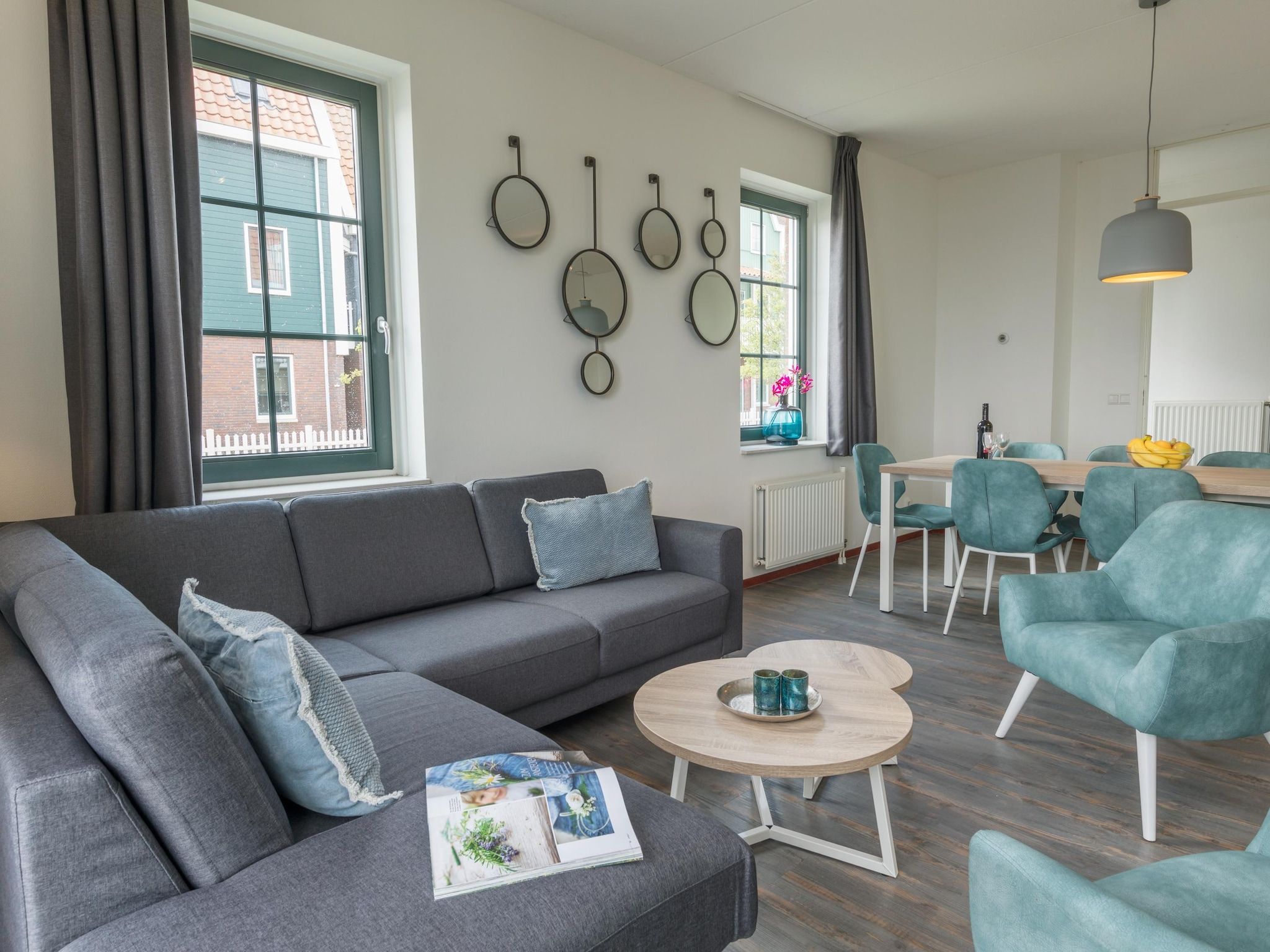 De woonkamer van Marinapark Volendam 14 in Volendam