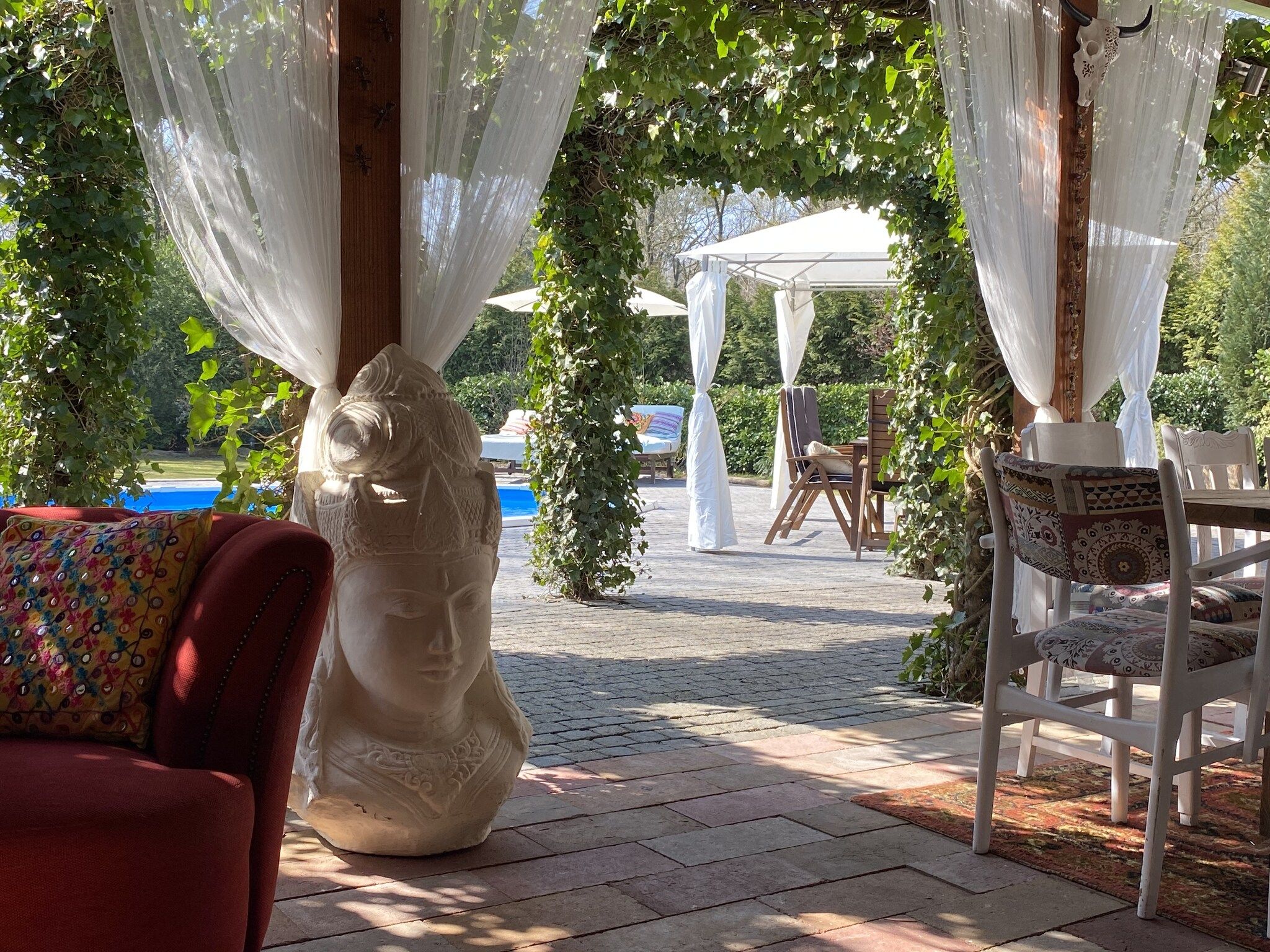 De tuin van Botterlodge in Wateren