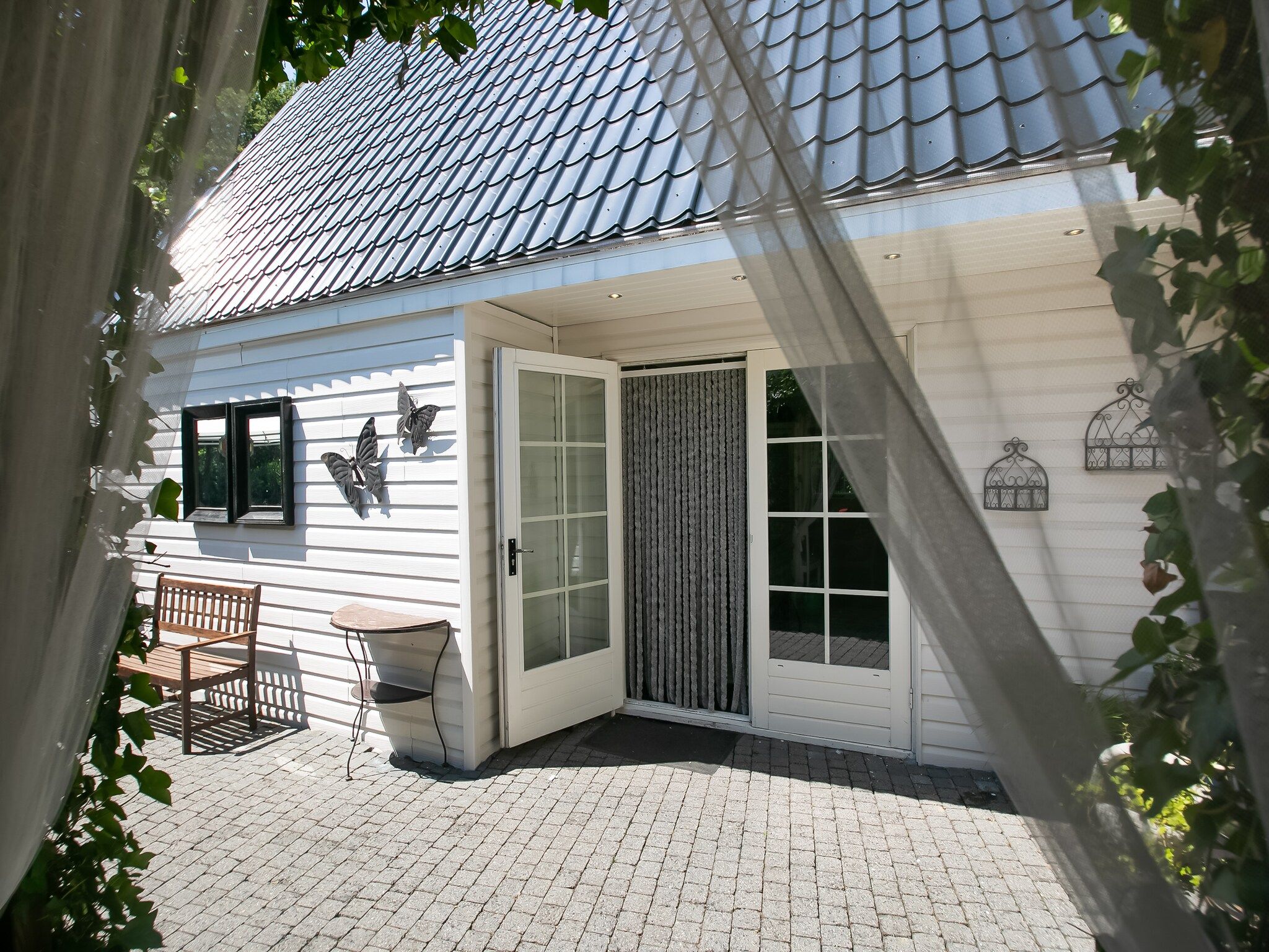 De buitenkant van Botterlodge in Wateren