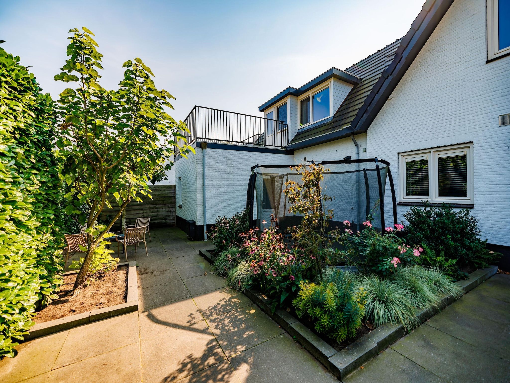 De buitenkant van Vakantiepark Eiland van Maurik 4 in Maurik