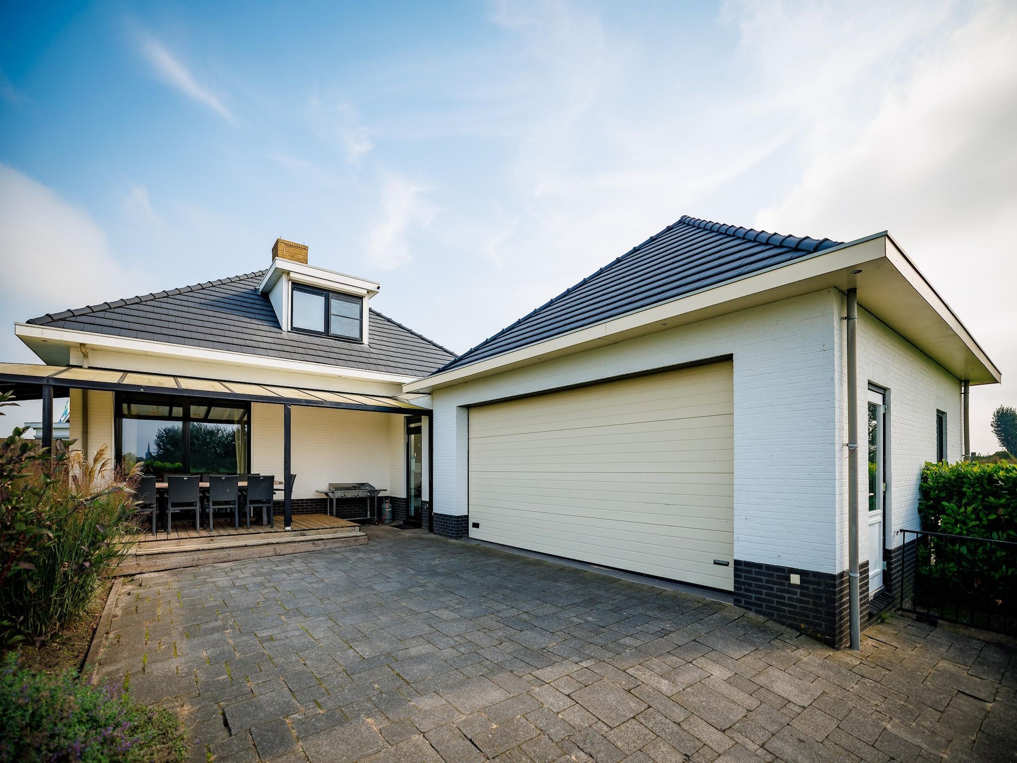 De buitenkant van Vakantiepark Eiland van Maurik 5 in Maurik