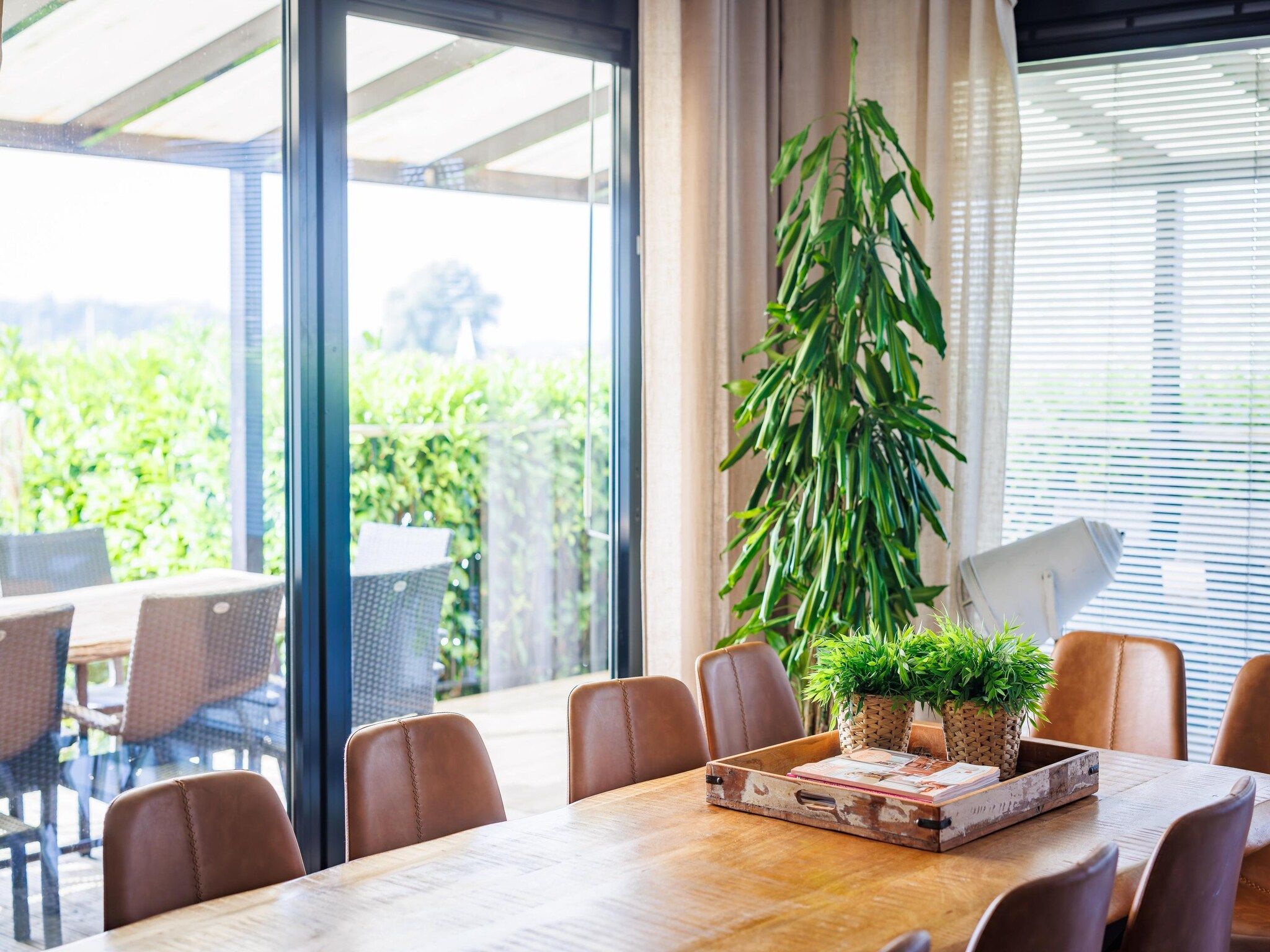 De eetkamer van Vakantiepark Eiland van Maurik 5 in Maurik