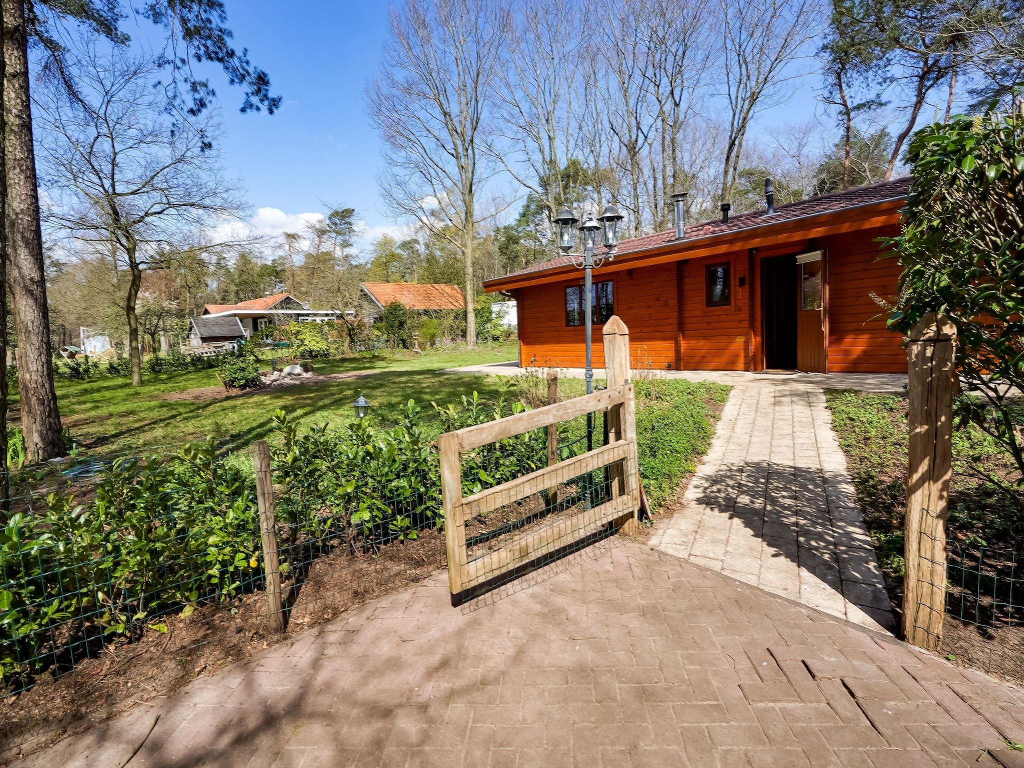 Finse Bungalow in Holten in Holten - Foto 27 van 40