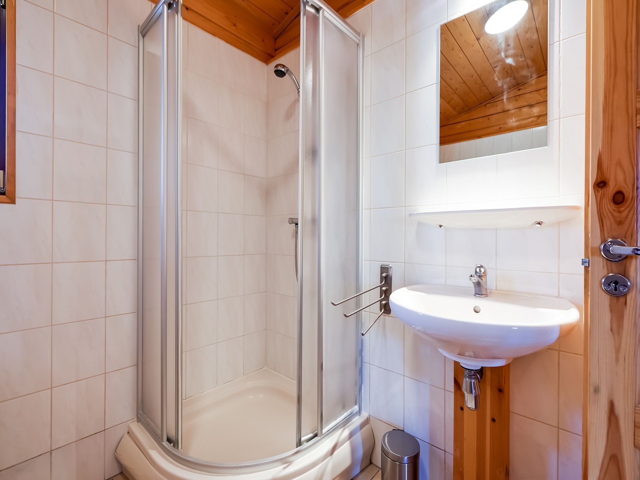 De badkamer van Finse Bungalow in Holten in Holten