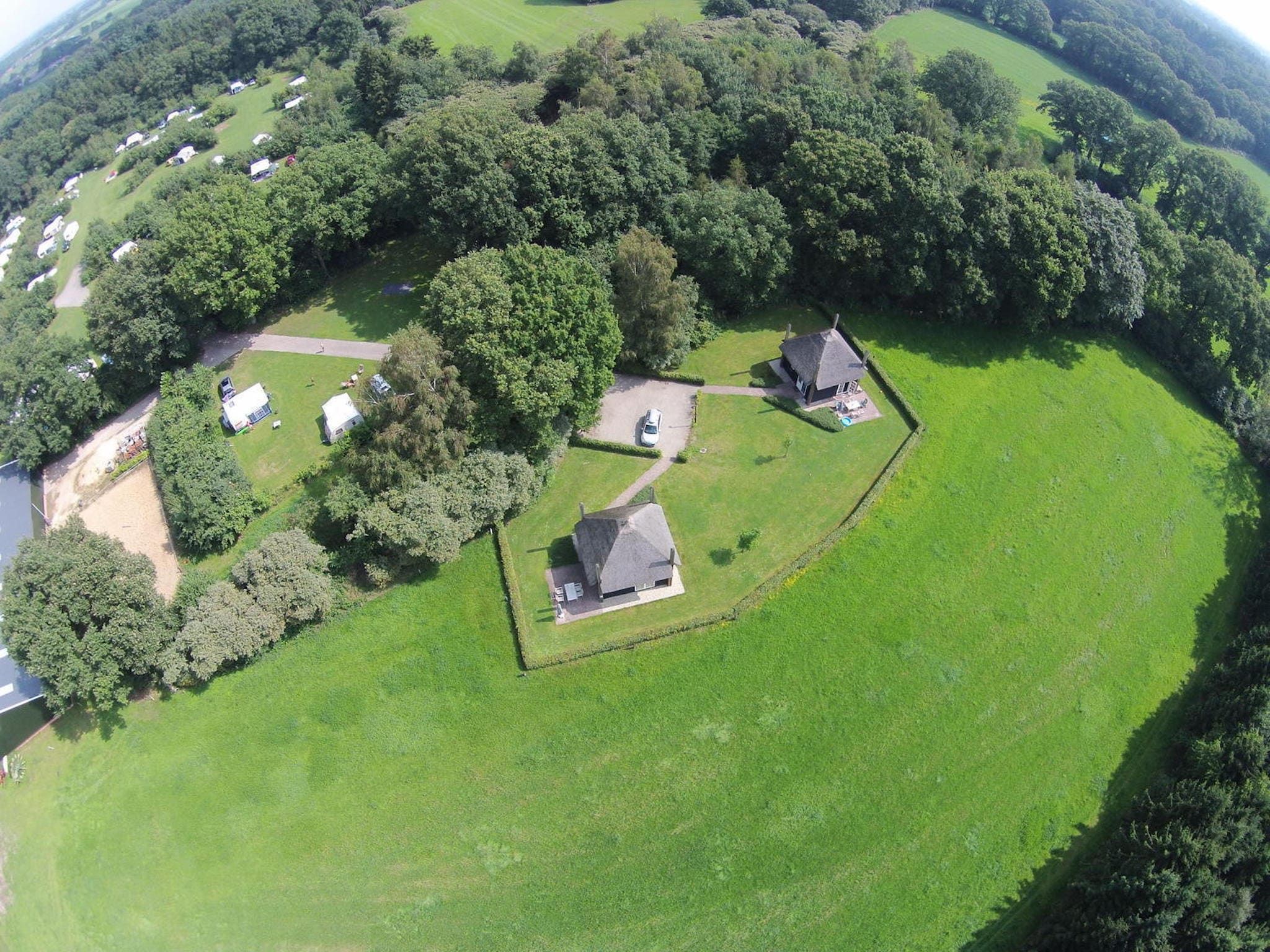 De buitenkant van De Grimberghoeve 1 in Notter