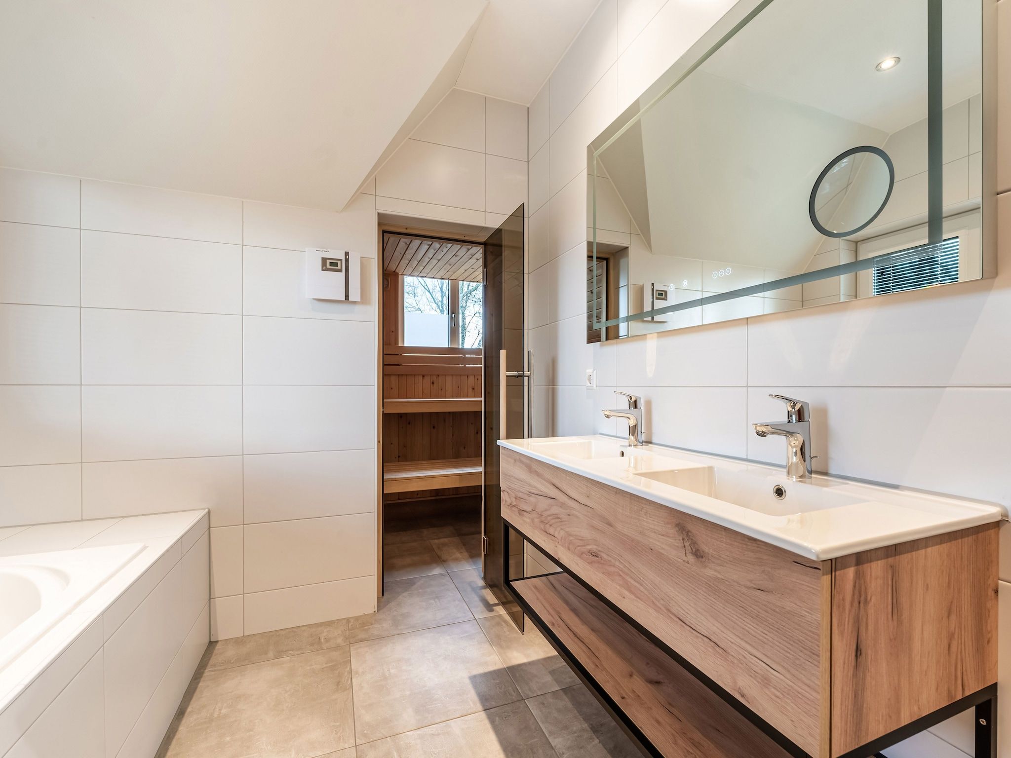 De badkamer van So What 21A in De Koog Texel